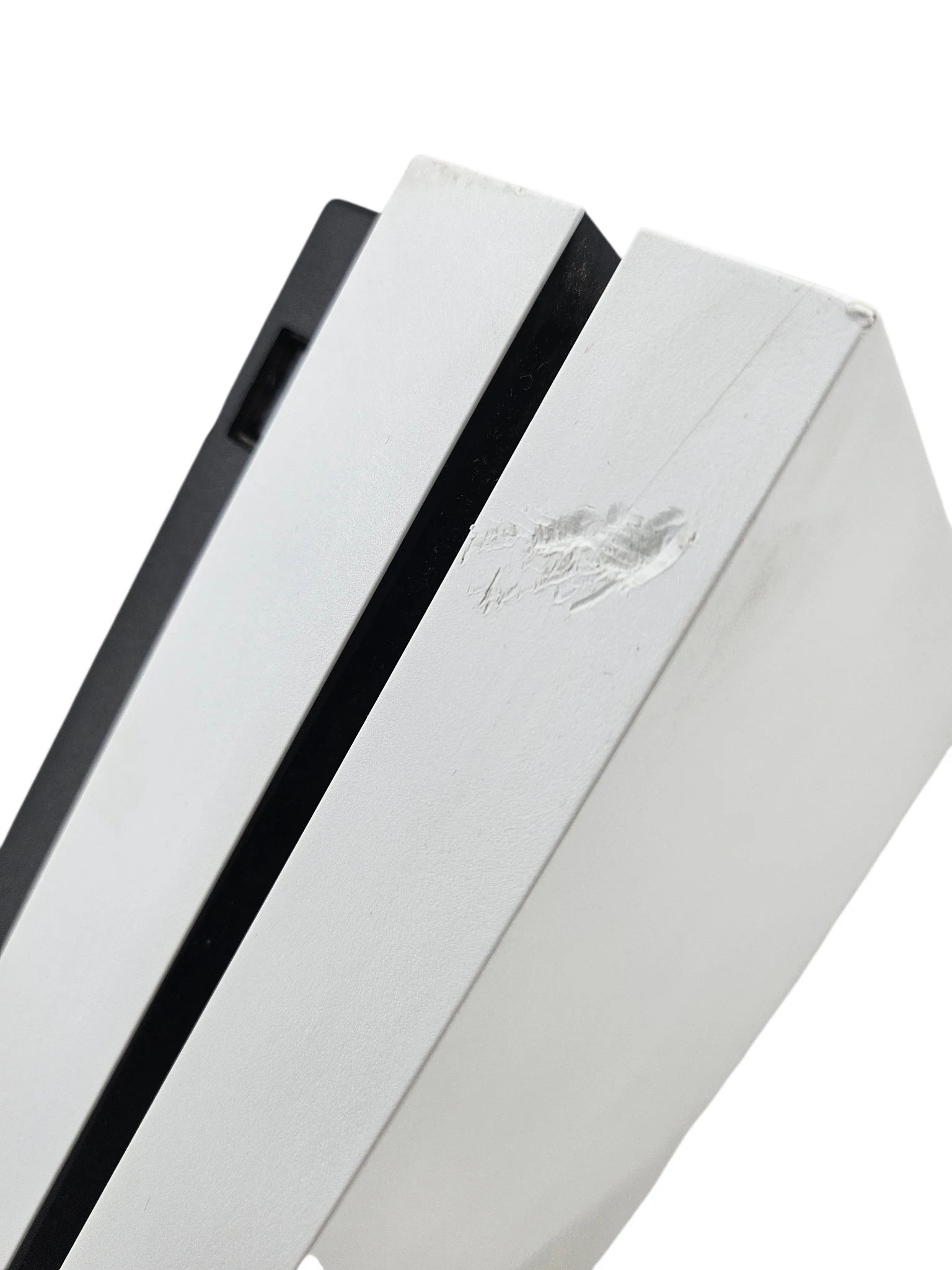 konsola-xbox-one-s-1tb-1681-pad-biala-wersja-konsoli-130591-2