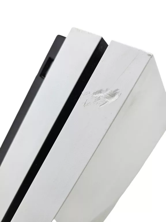 konsola-xbox-one-s-1tb-1681-pad-biala-wersja-konsoli-130591-2