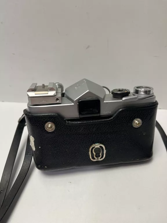 aparat-analogowy-yashica-reflex-35-osiedle-teatralne-3u15-krakow