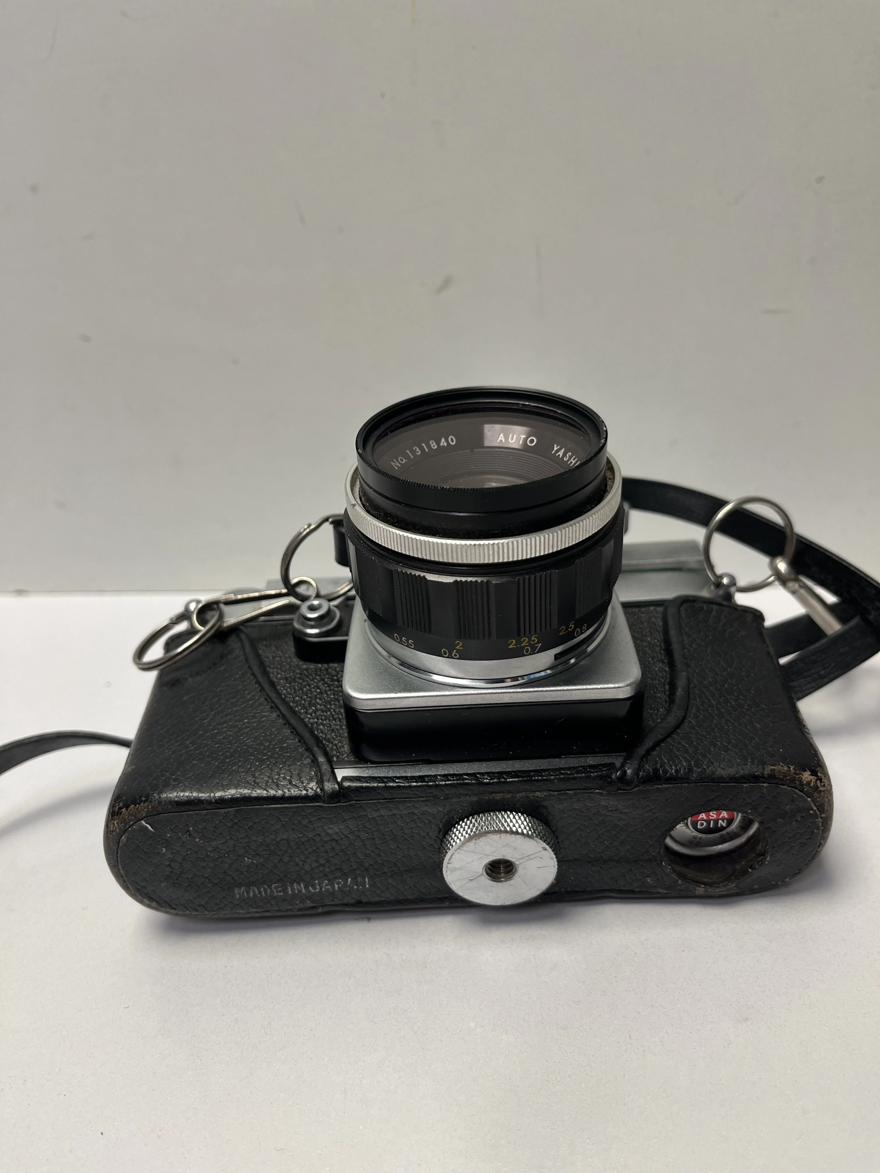 aparat-analogowy-yashica-reflex-35-model-reflex-35