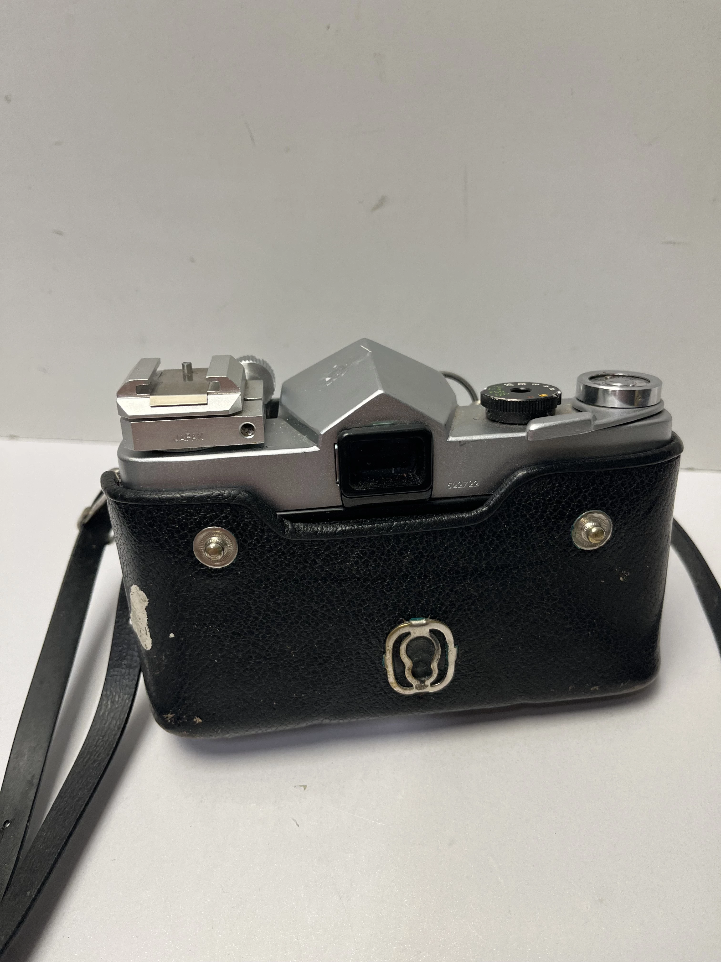 aparat-analogowy-yashica-reflex-35-osiedle-teatralne-3u15-krakow