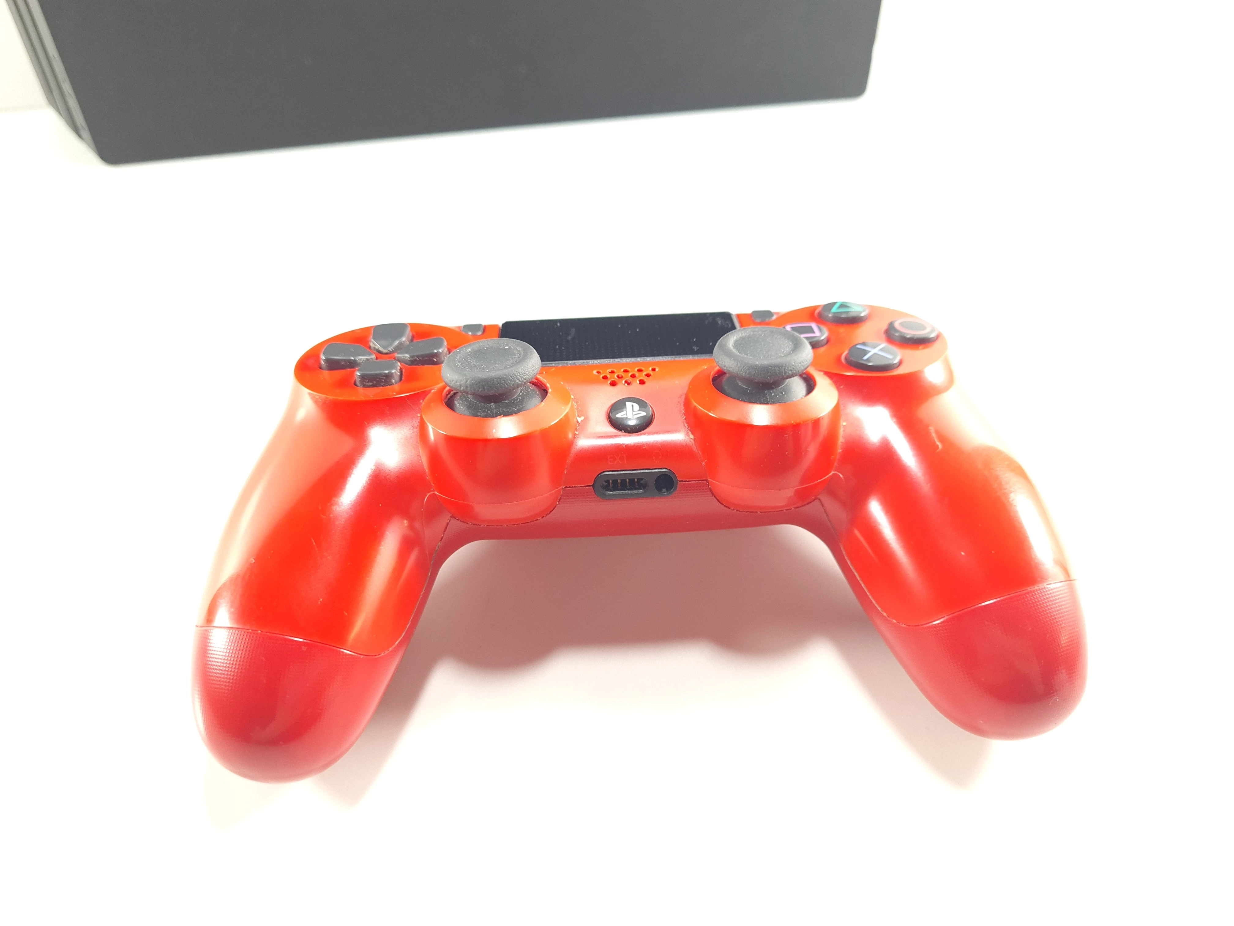 konsola-ps4-pro-1tb-pad-czerwony-ean-gtin-711719936961