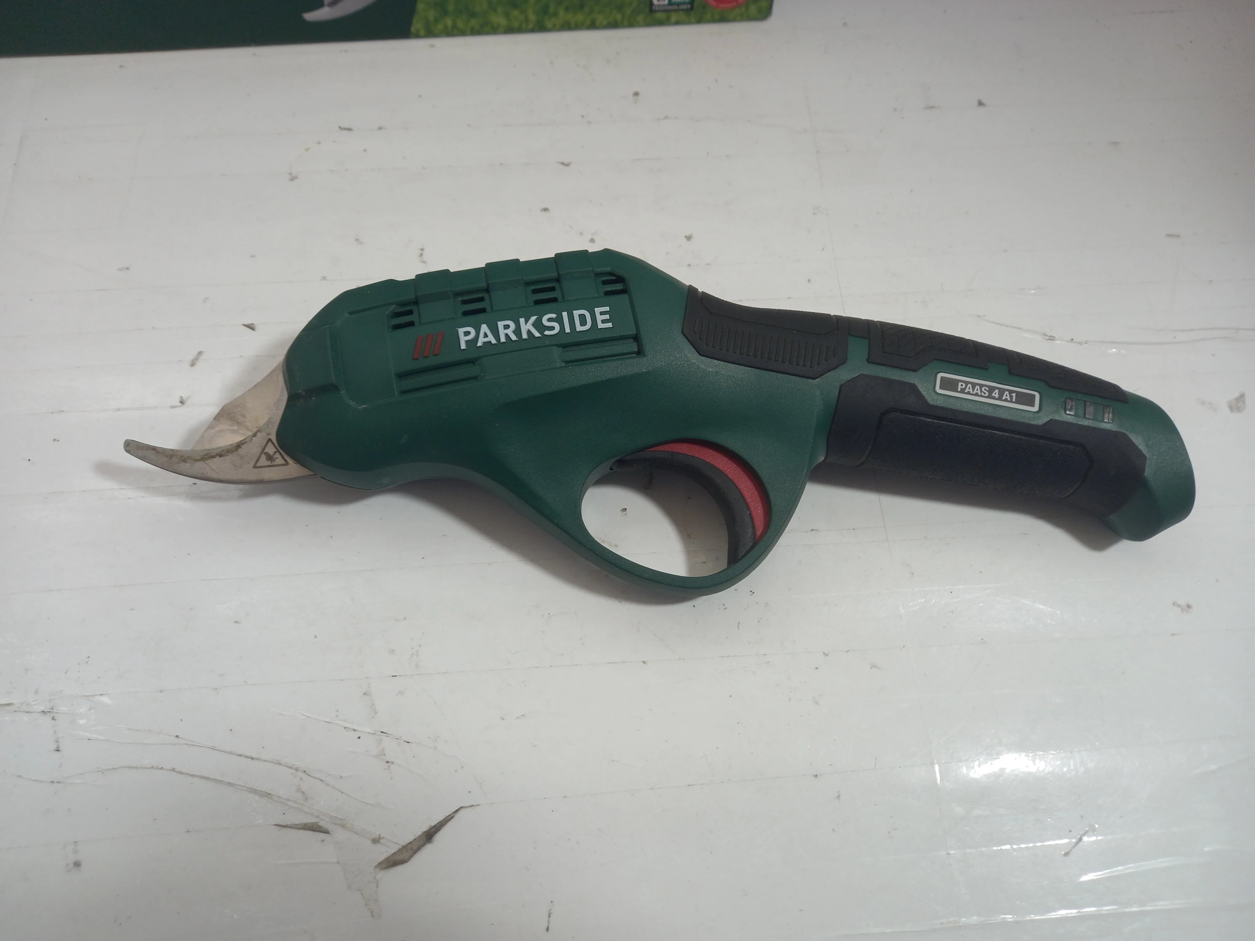 akumulatorowe-nozyce-ogrodowe-sekator-4-v-parkside-paas-4-a1-marka-248811-951182