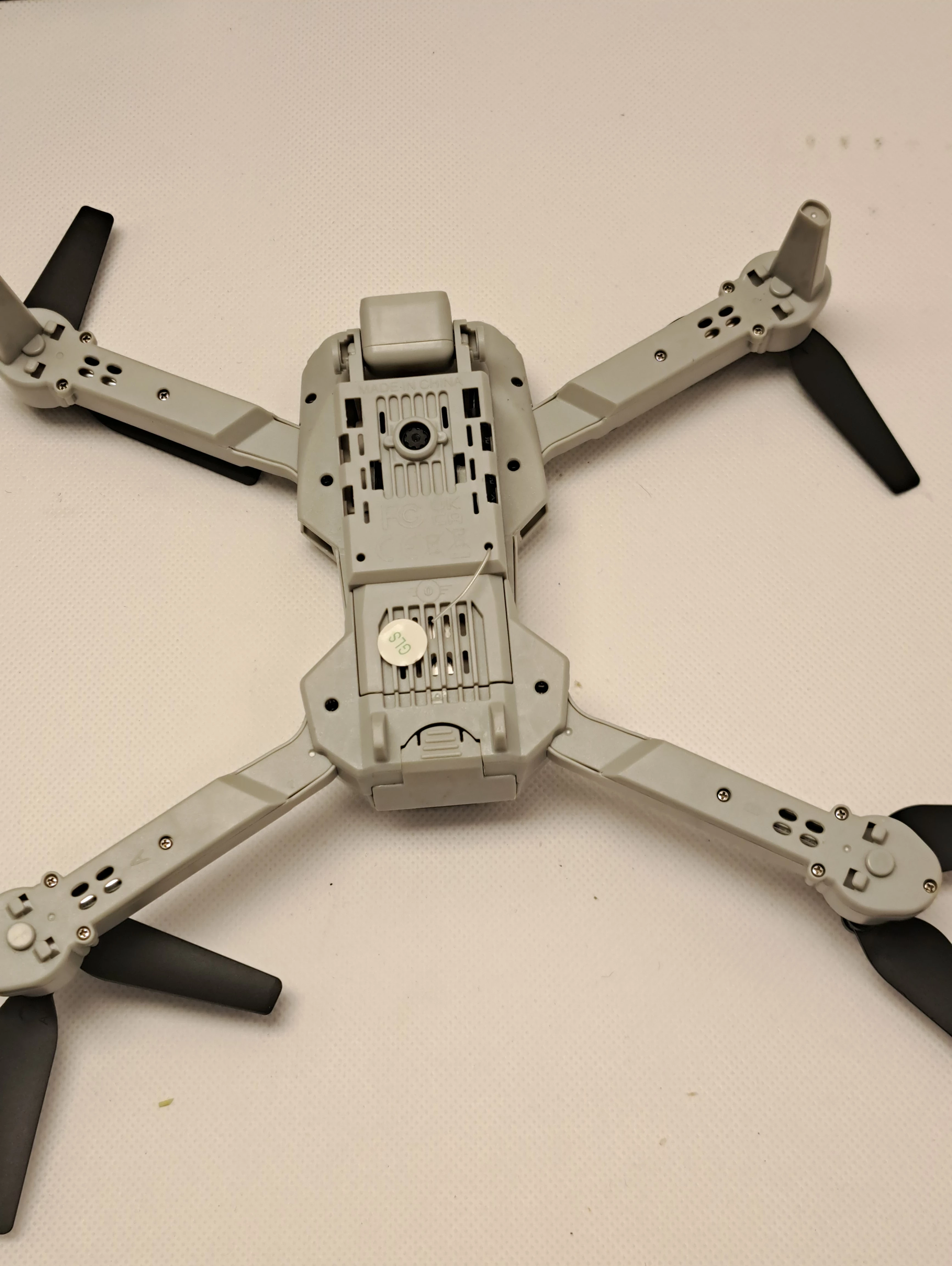 dron-e88-nova-waga-produktu-z-opakowaniem-jednostkowym-0078