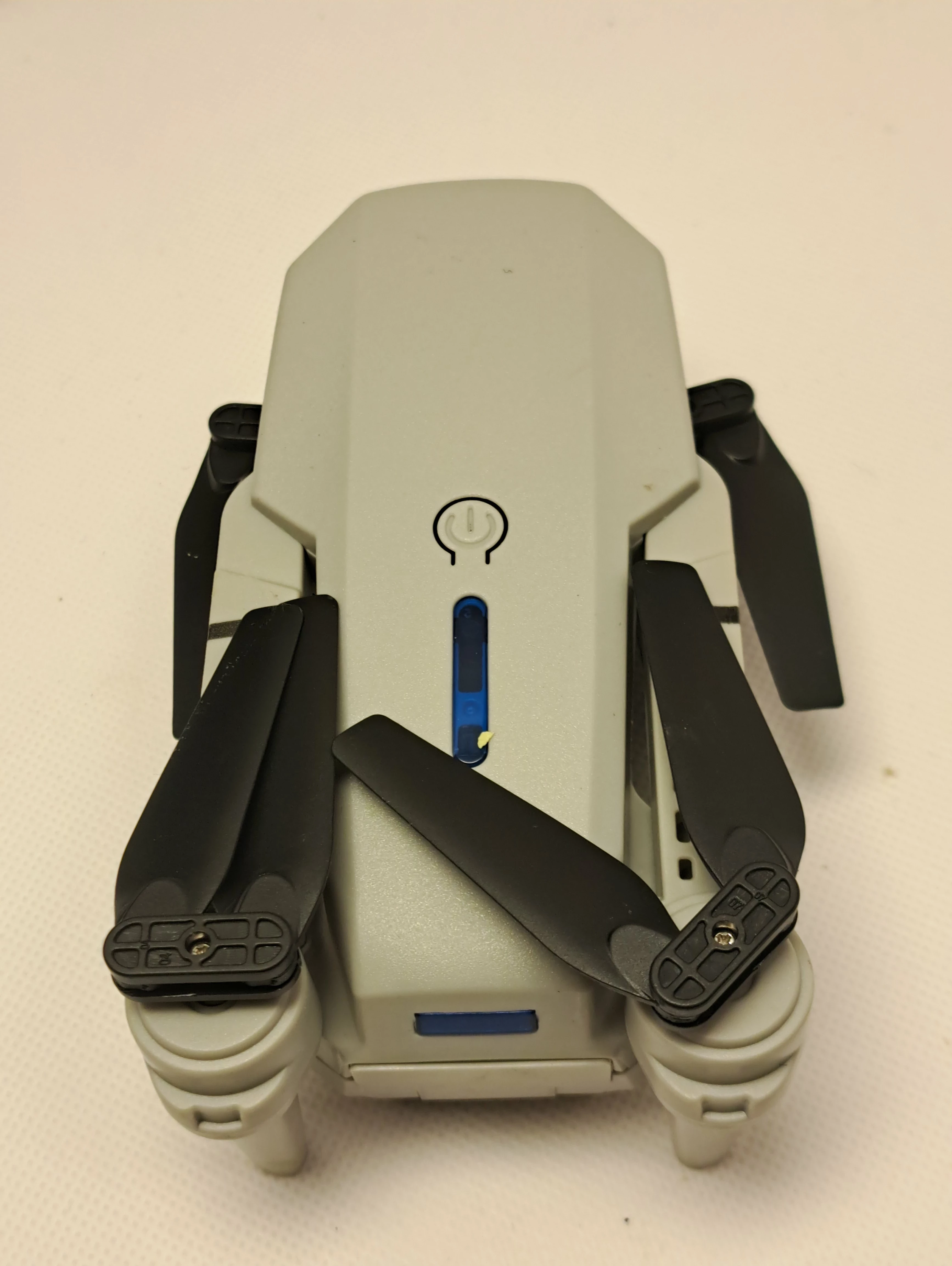 dron-e88-nova-zawiera-baterie-250685-2006716