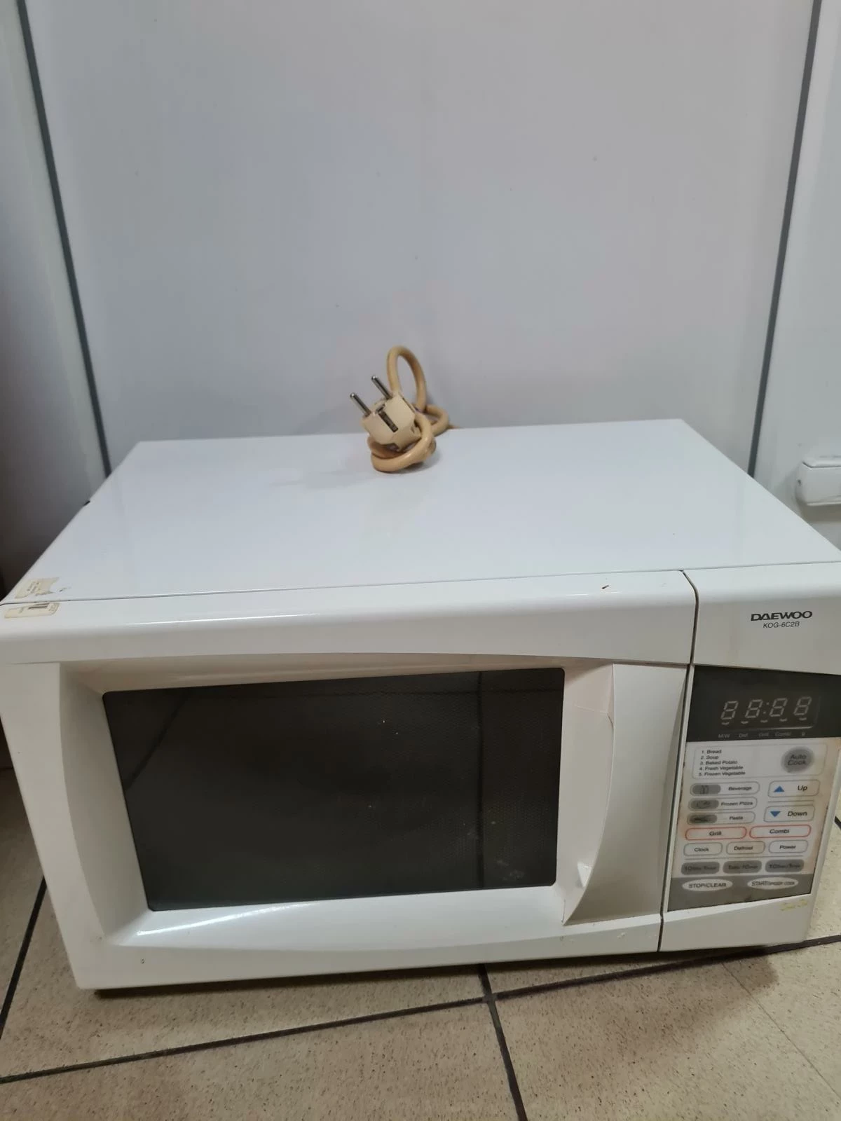 mikrofalowka-daewoo-kog-6c2b-al-wp-7c-pultusk
