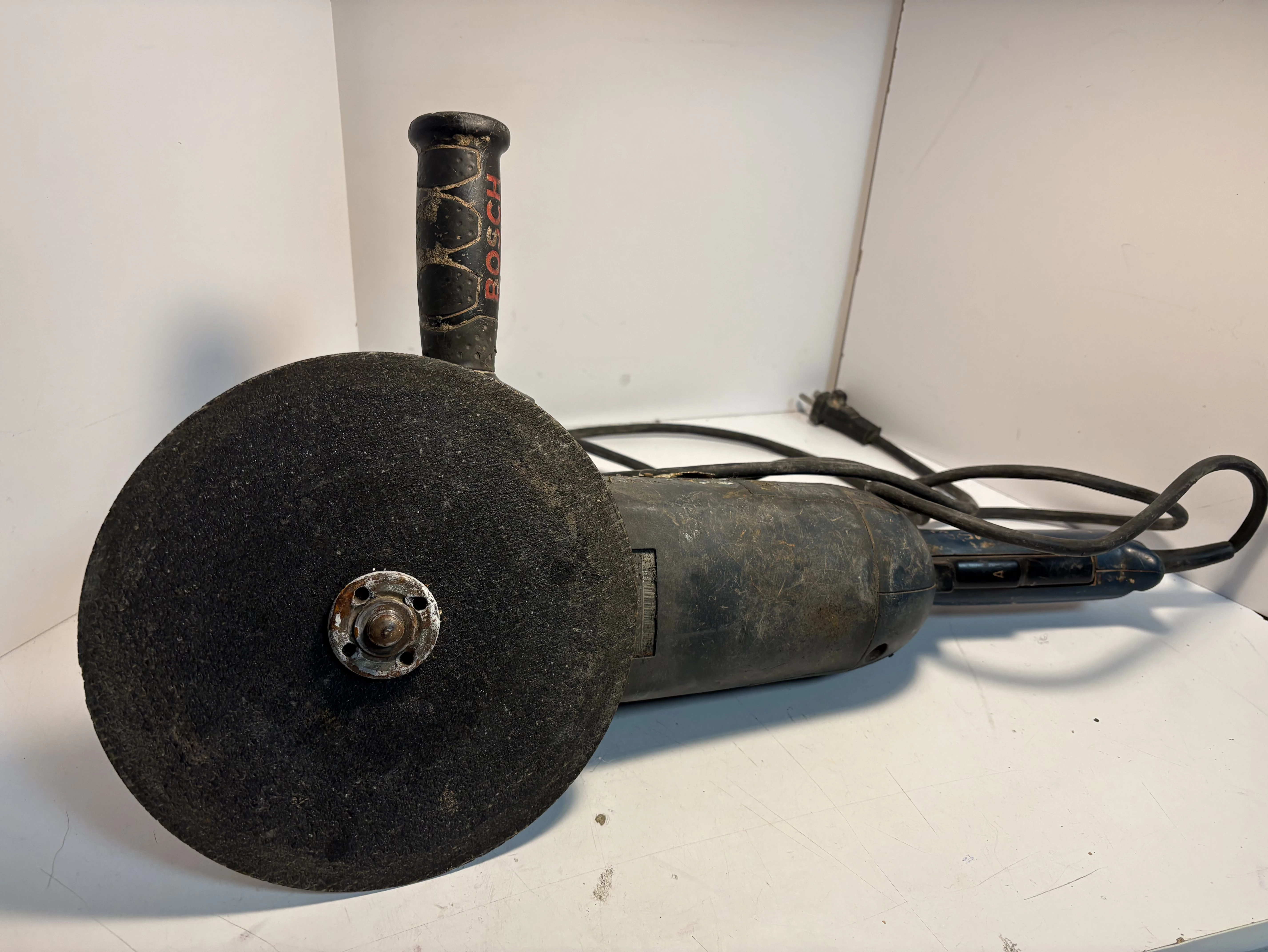 duza-szlifierka-katowa-bosch-1800w-stan-11323-2