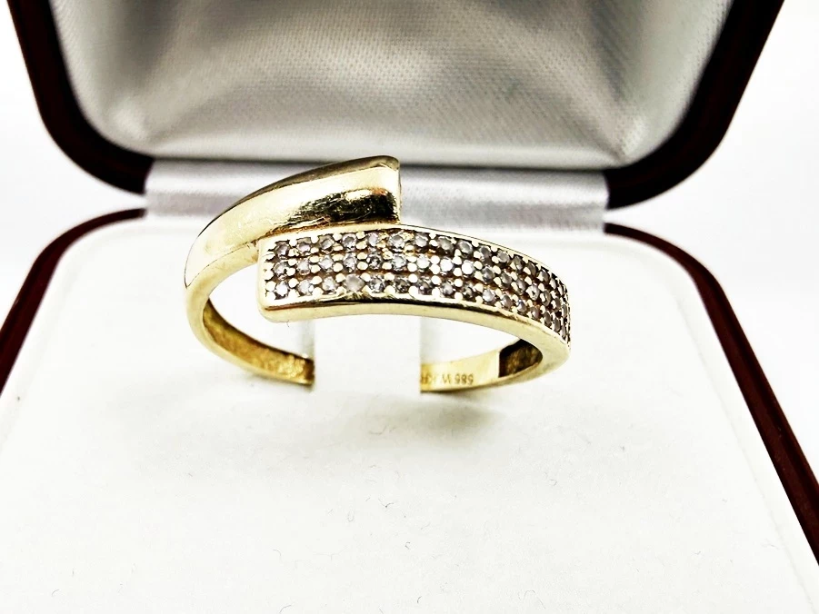 zloty-pierscionek-p585-z-cyrkoniami-rozmiar-18-waga-170-rodzaj-2205-2