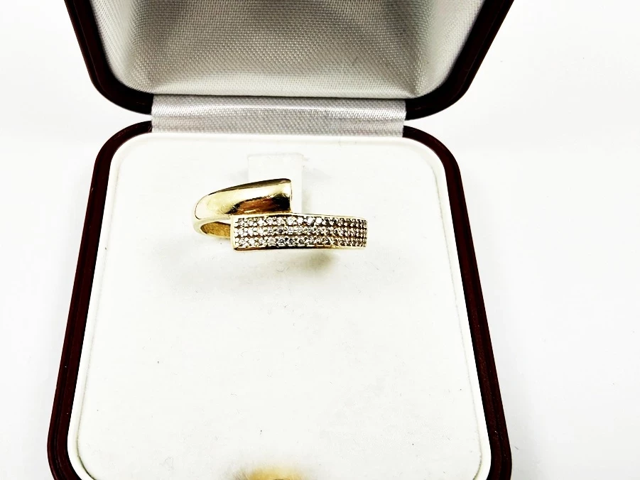 zloty-pierscionek-p585-z-cyrkoniami-rozmiar-18-waga-170-stan-11323-2