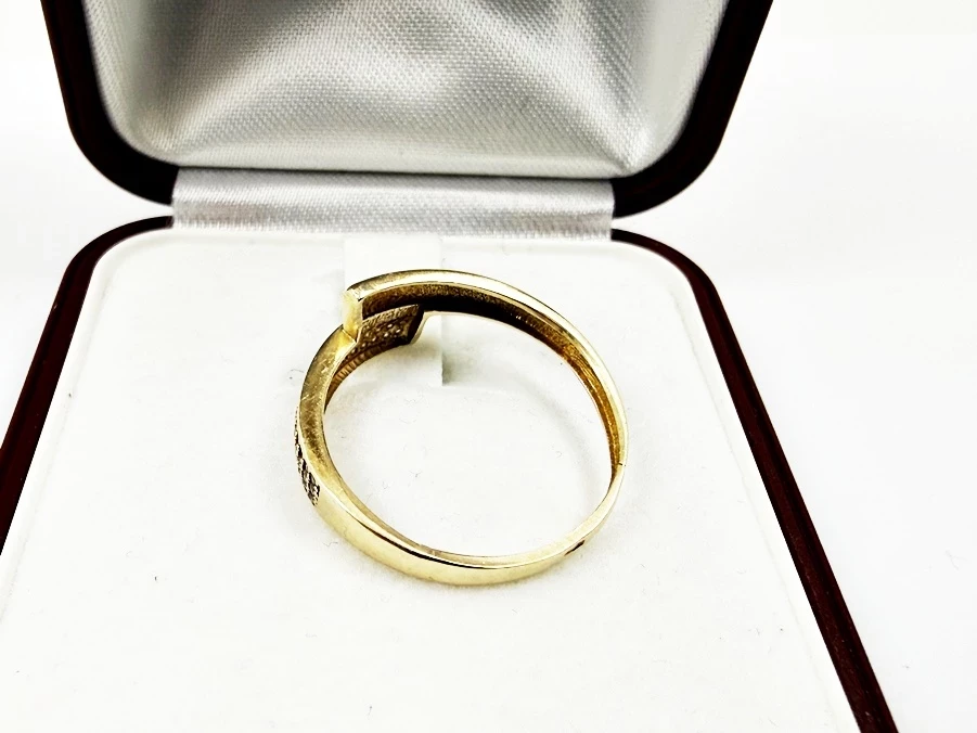 zloty-pierscionek-p585-z-cyrkoniami-rozmiar-18-waga-170-kamien-17088-128