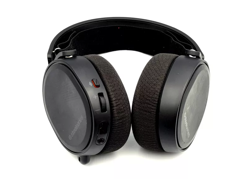 sluchawki-nauszne-przewodowe-z-mikrofonem-steelseries-arctis-5-czarne-kod-producenta-61504