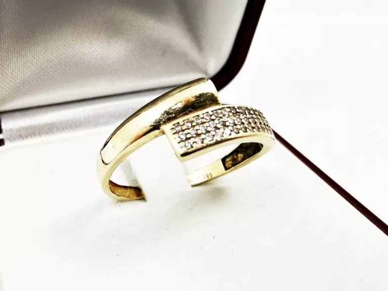 zloty-pierscionek-p585-z-cyrkoniami-rozmiar-18-waga-170-material-15835-2