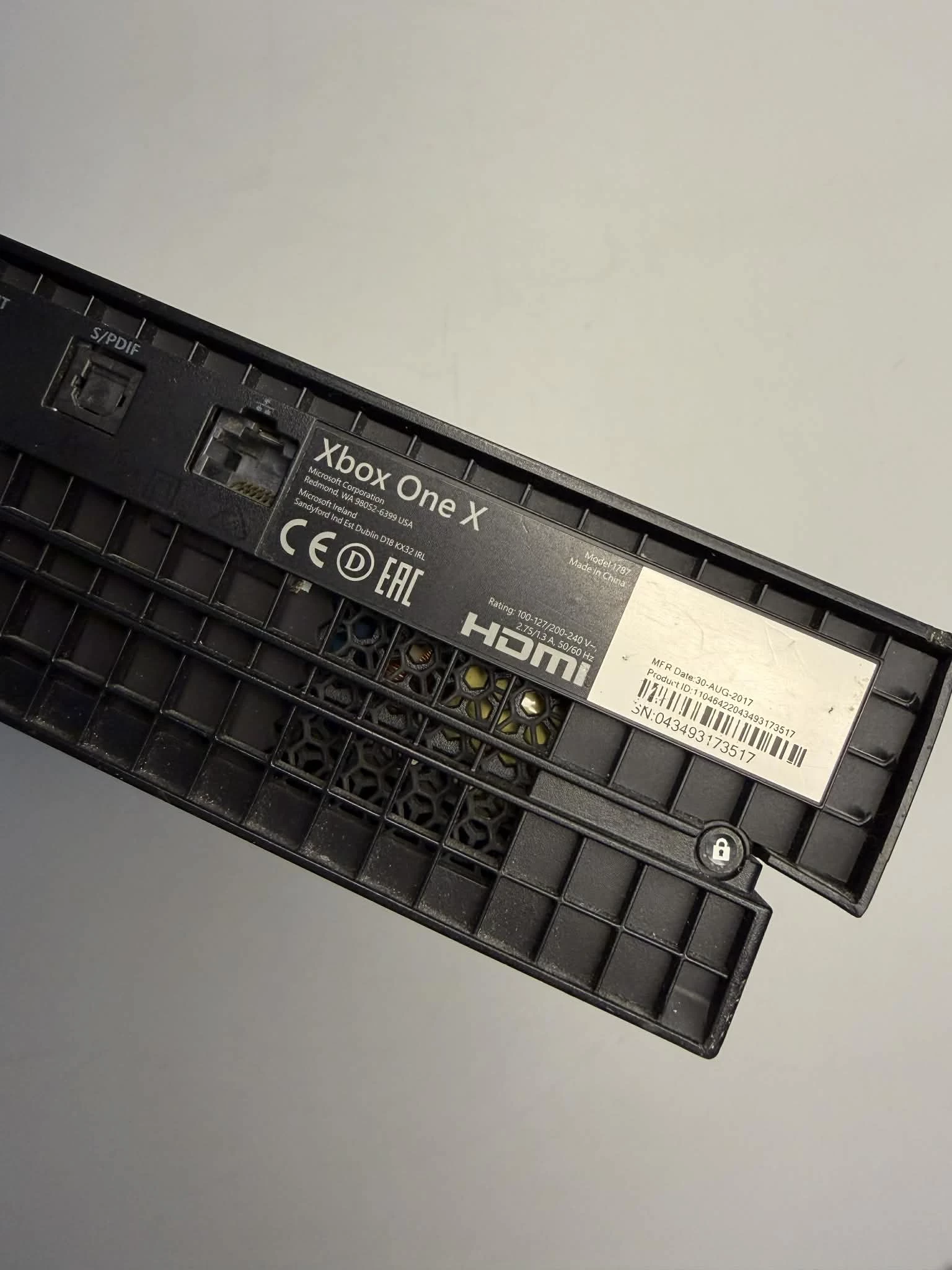 konsola-xbox-one-x-1787-1-tb-stan-11323-2