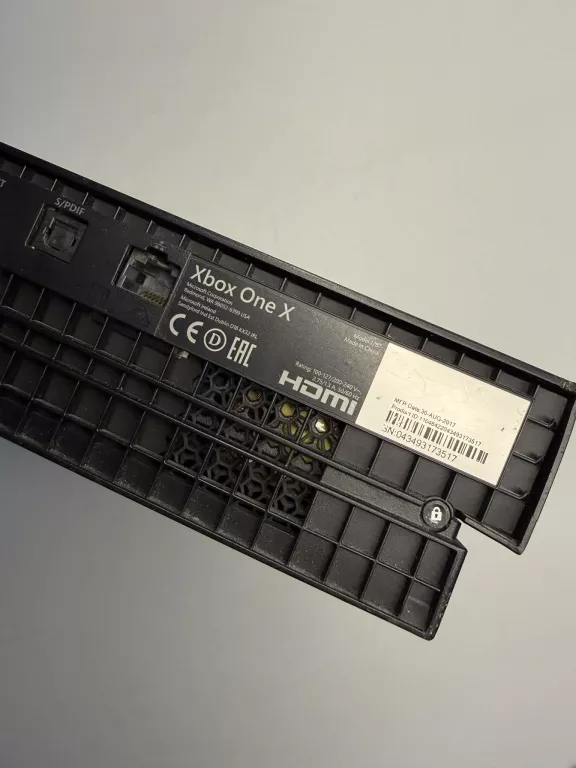 konsola-xbox-one-x-1787-1-tb-stan-11323-2