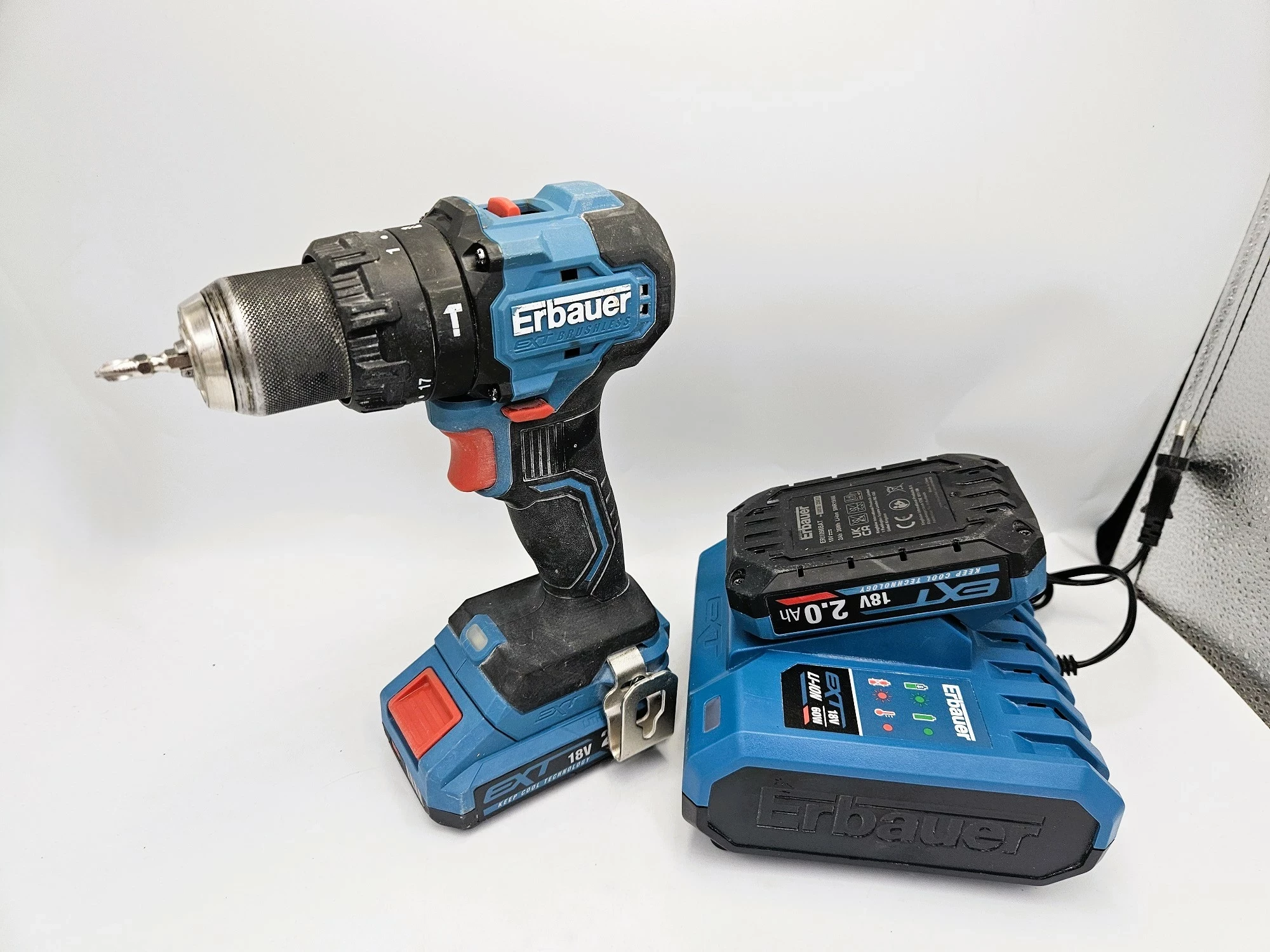 wkretarka-erbauer-eri1092com-2xaku-18v-20ah-ladowarka-saturna-41-glogow