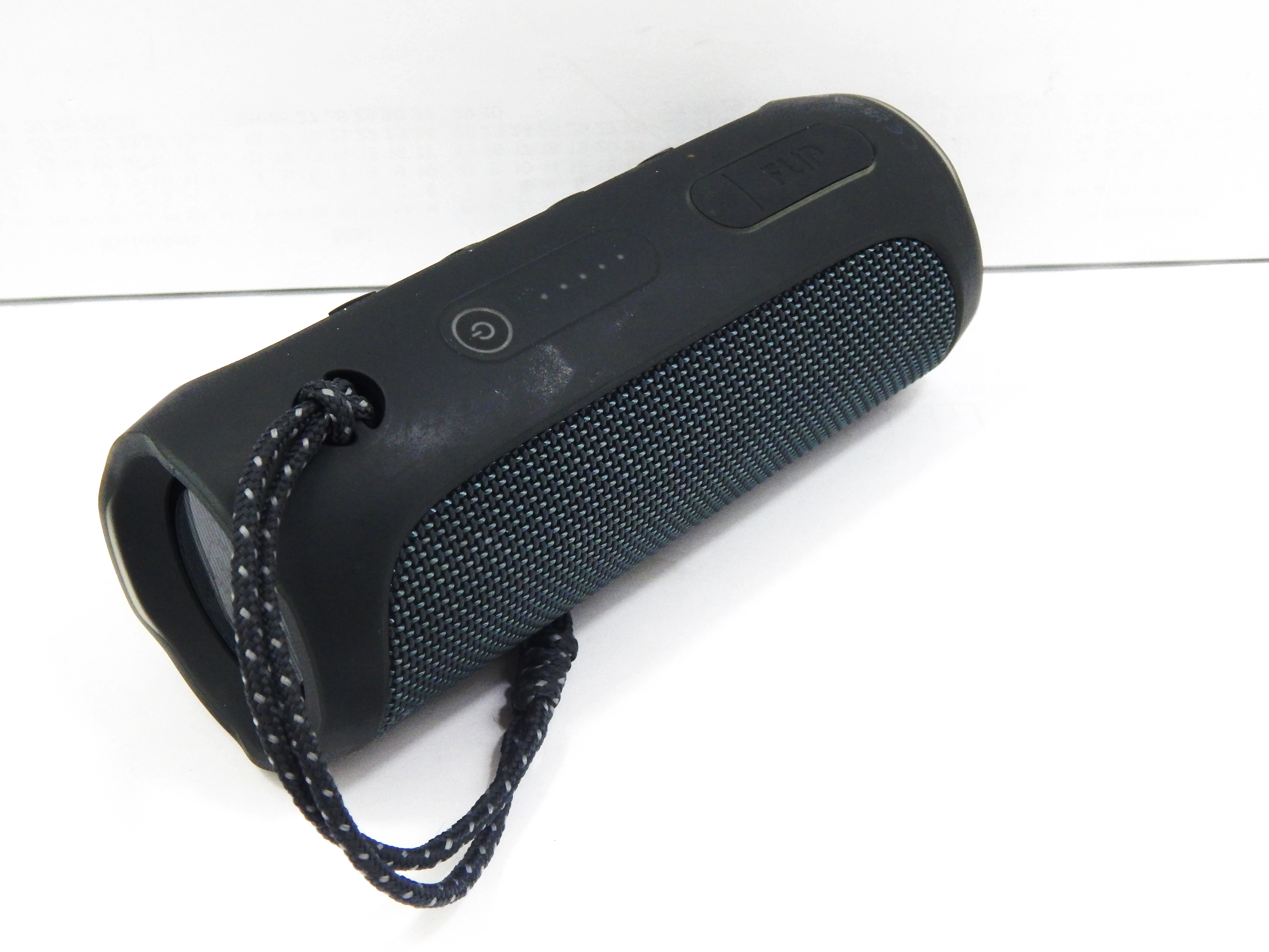 glosnik-jbl-flip-essential-2-stan-11323-2