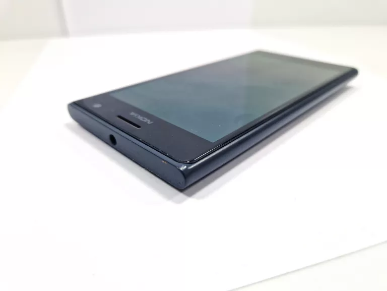 telefon-nokia-lumia-735-przekatna-ekranu-470