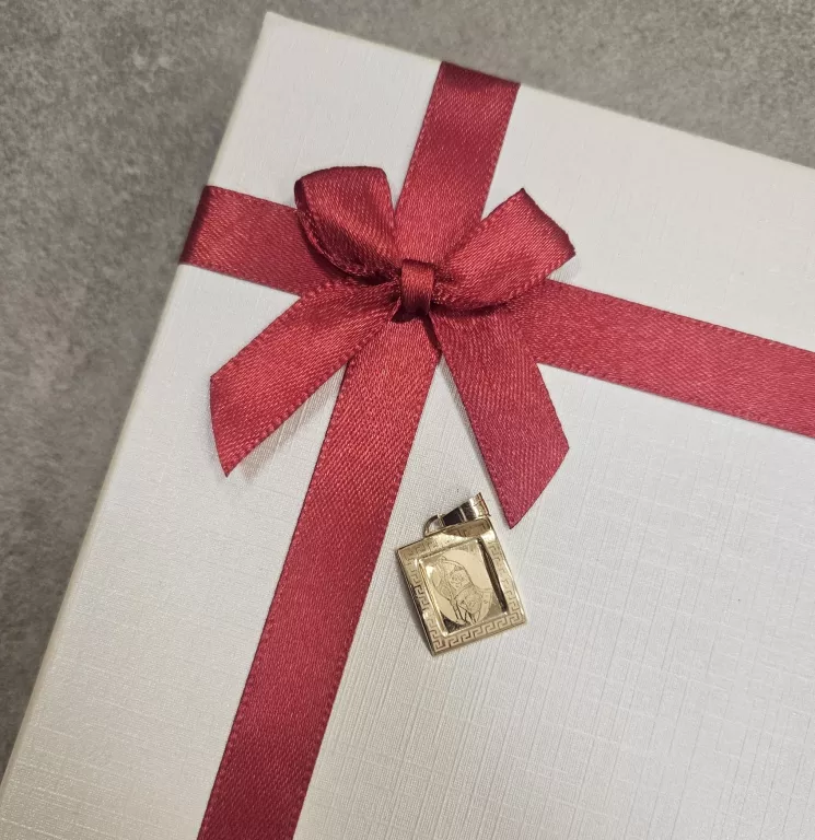 zlota-zawieszka-papiez-585094g-krupowki-75-zakopane