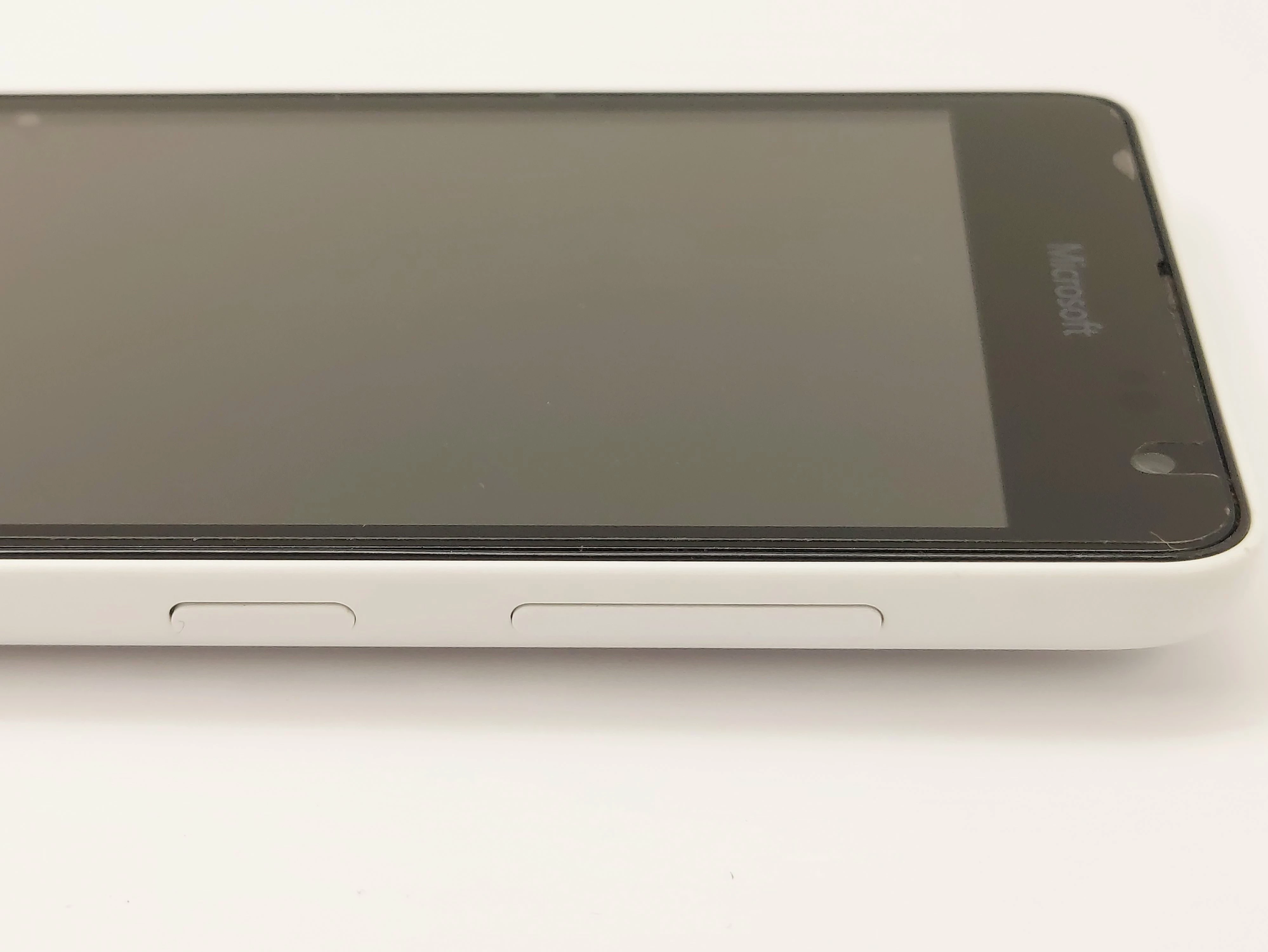 smartfon-microsoft-lumia-535-bialy-wbudowana-pamiec-202869-214205