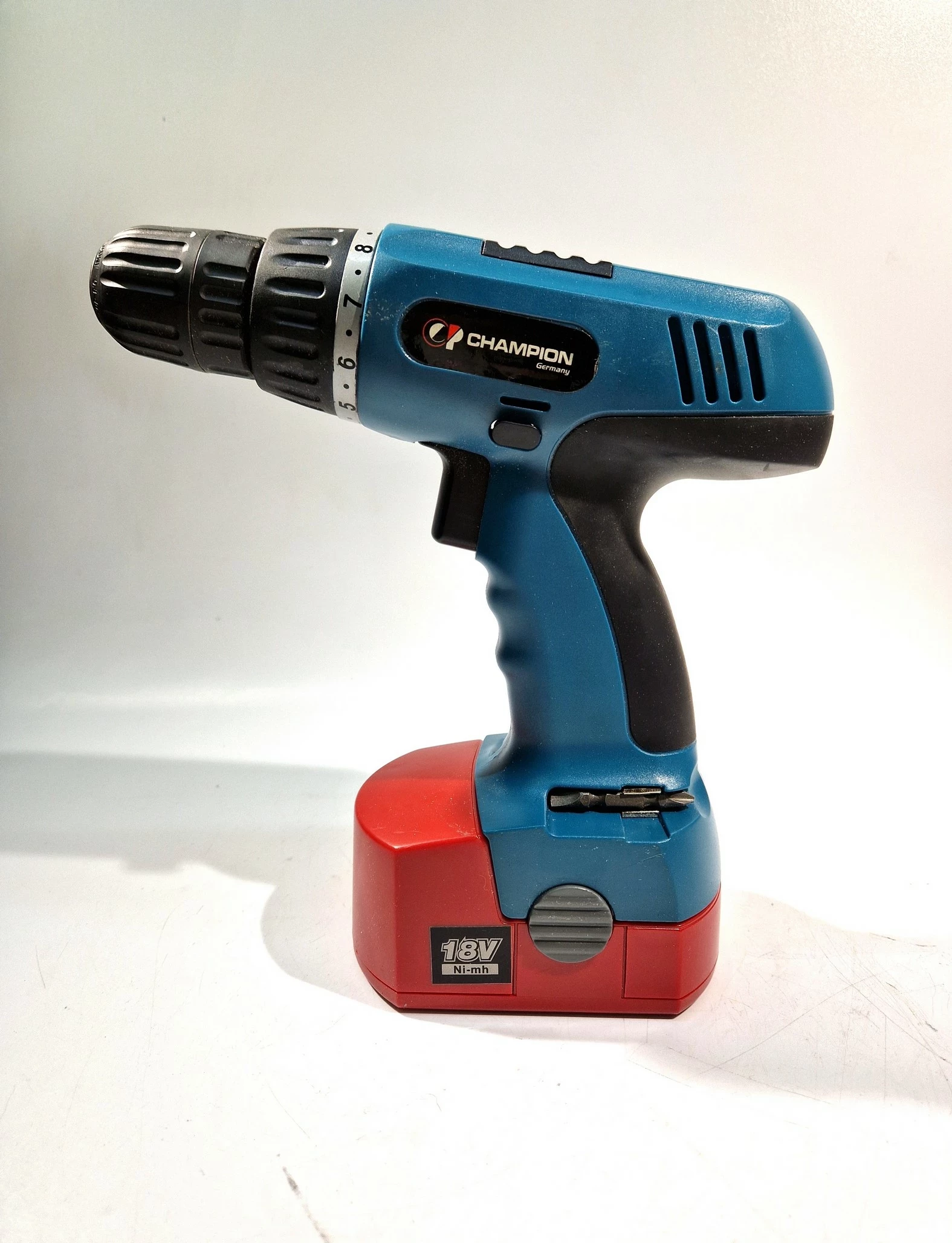 wiertarko-wkretarka-akumulatorowa-champion-cp-1510-ean-gtin-5903919594958