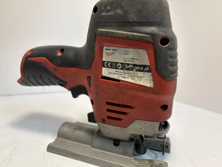 m12-js-0-subkompaktowa-wyrzynarka-milwaukee-ean-gtin-4002395242085