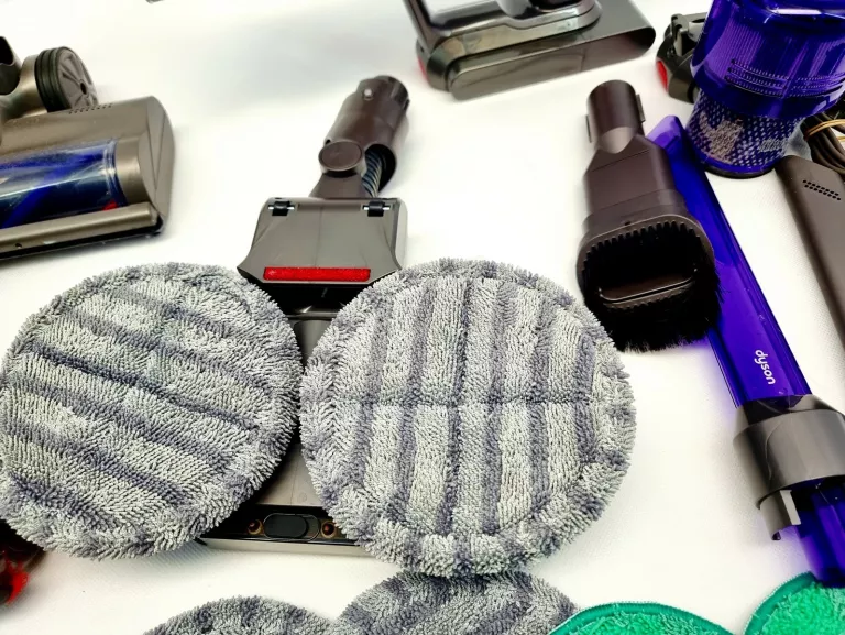 odkurzacz-dyson-v15-detect-absolute-zestaw-akcesorii-stojak-komunikacja-205470-8