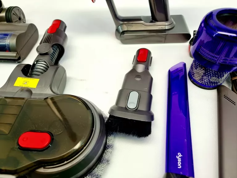 odkurzacz-dyson-v15-detect-absolute-zestaw-akcesorii-stojak-kod-producenta-v15