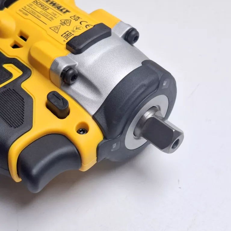 klucz-udarowy-dewalt-dcf922n-body-maksymalny-moment-obrotowy-406