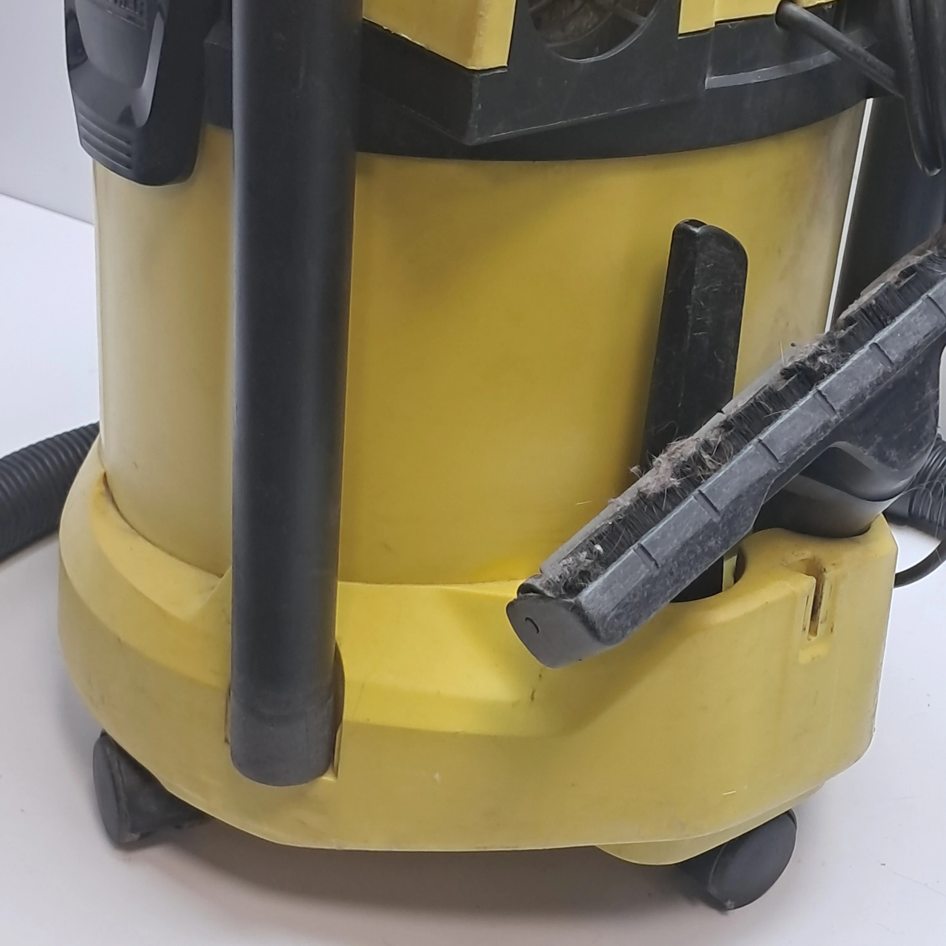 odkurzacz-na-sucho-i-mokro-karcher-wd-3-zasieg-pracy-5000