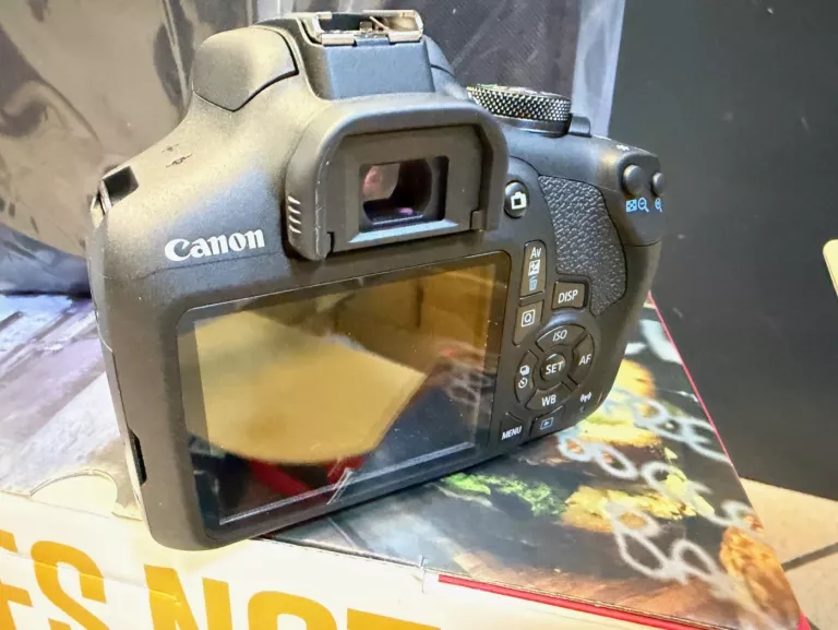 aparat-canon-eos-2000dobiektyw-rozmiar-matrycy-206882-228774