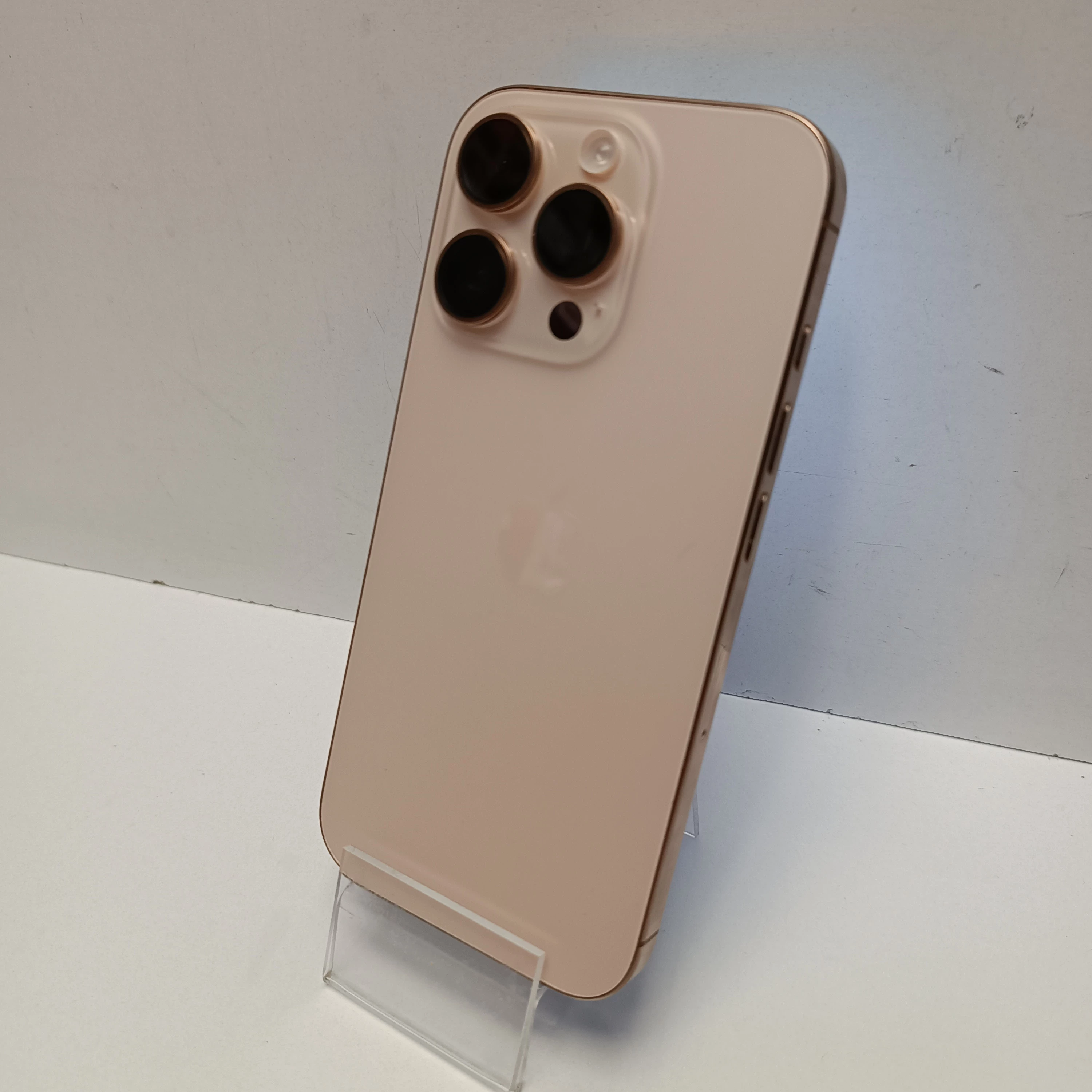 telefon-iphone-16-pro-256gb-bateria-100-przekatna-ekranu-630