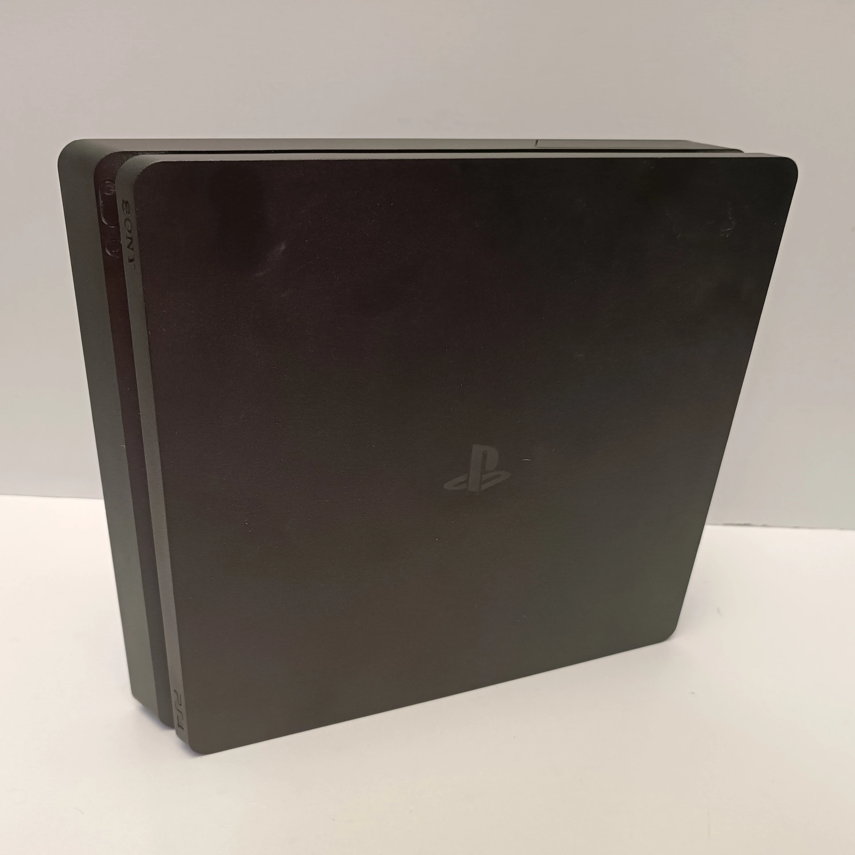 konsola-ps4-slim-cuh-2216a-wersja-130590-2