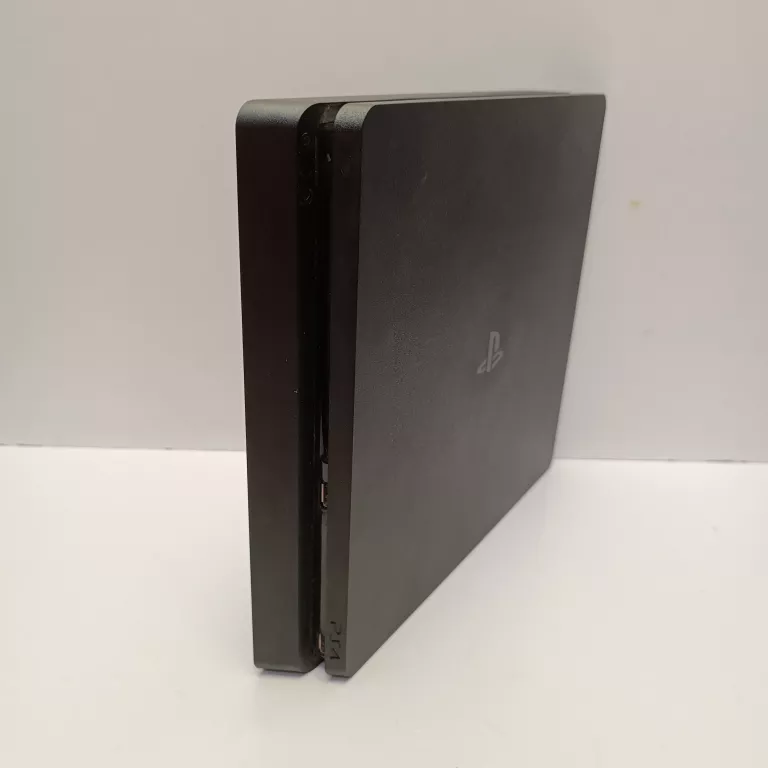 konsola-ps4-slim-cuh-2216a-liczba-kontrolerow-w-zestawie-205994-225550