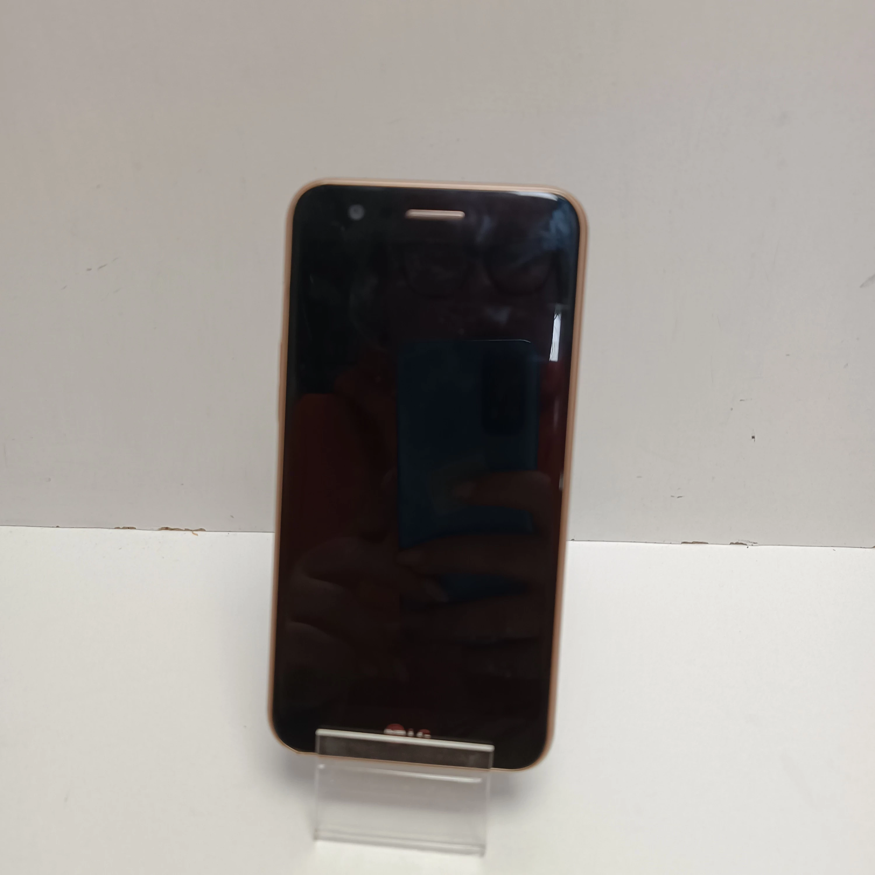 telefon-lg-k40-216-android-7-ean-gtin-6934933077317