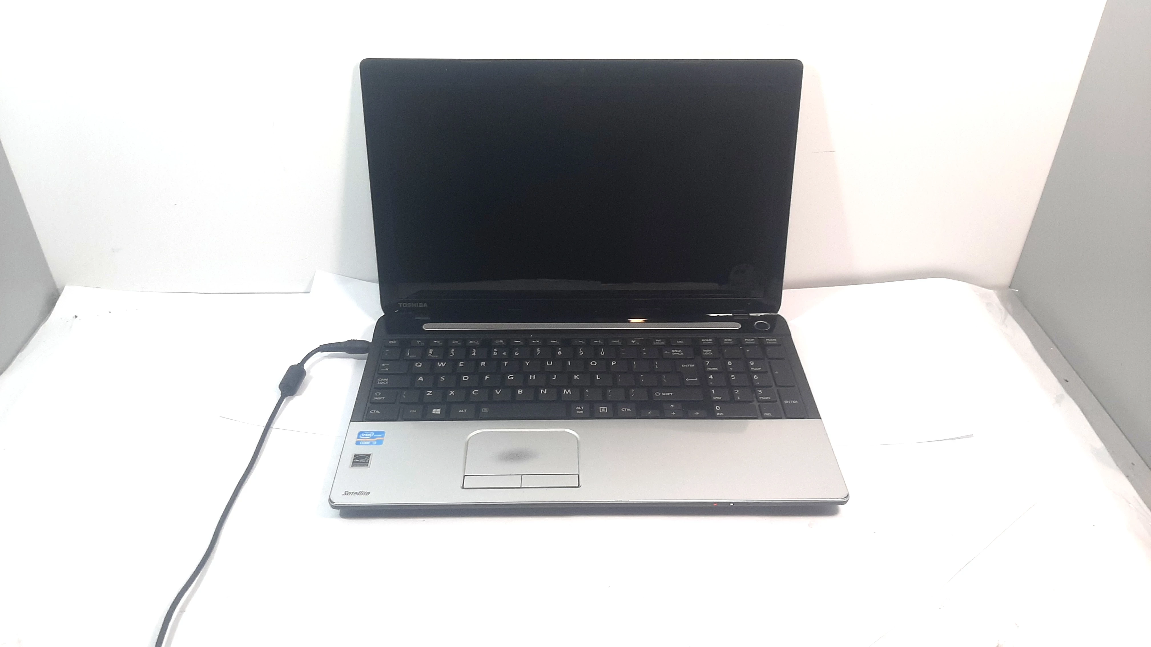 laptop-toshiba-satellite-c55-4500gb-i3-3110m-240ghz-ean-gtin-4051528145403