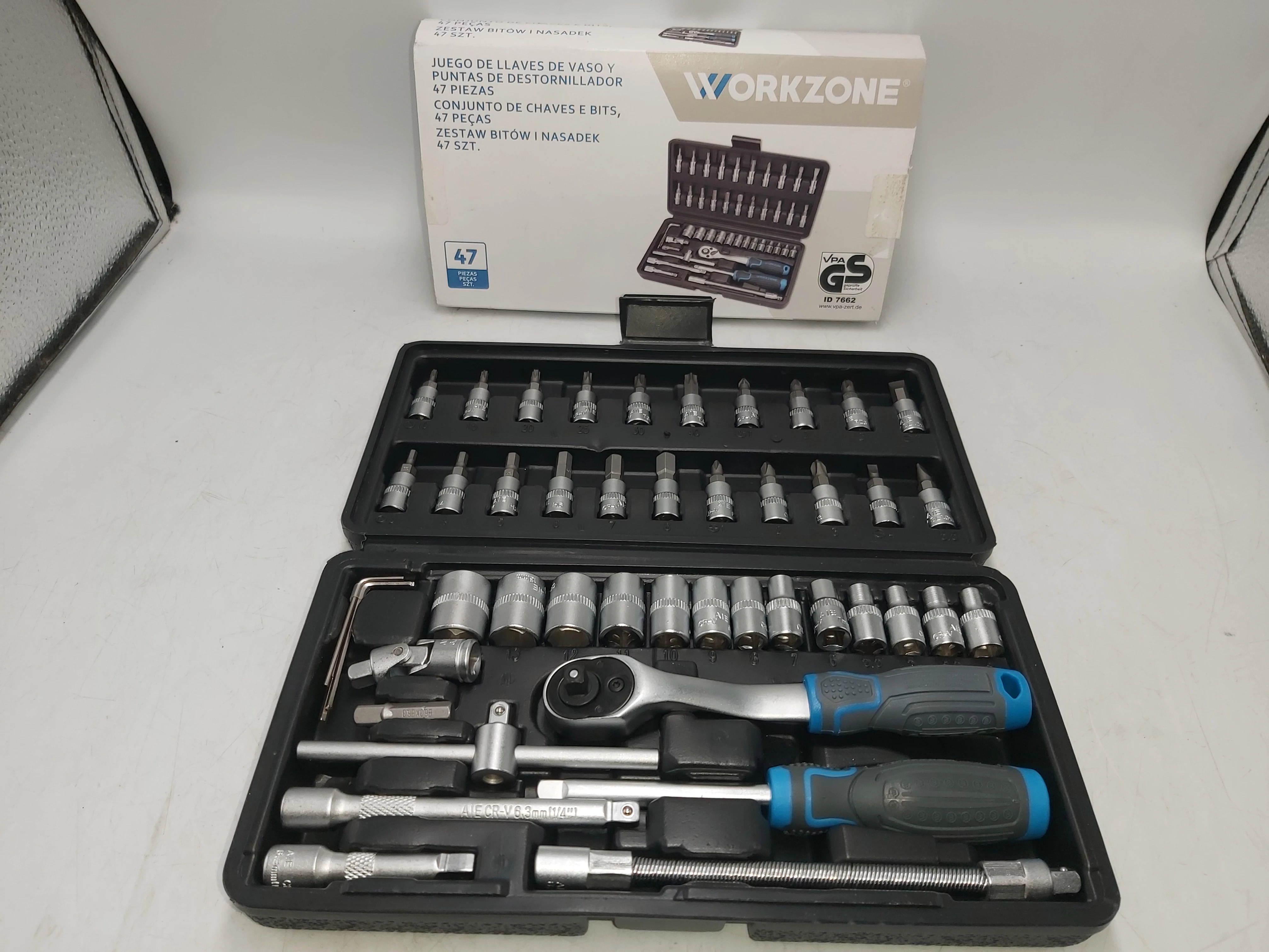 zestaw-bitow-i-nasadek-workzone-47-sztuk-walizka-slowackiego-17-katowice