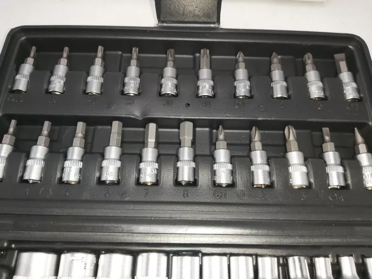 zestaw-bitow-i-nasadek-workzone-47-sztuk-walizka-zawiera-baterie-250685-2006717