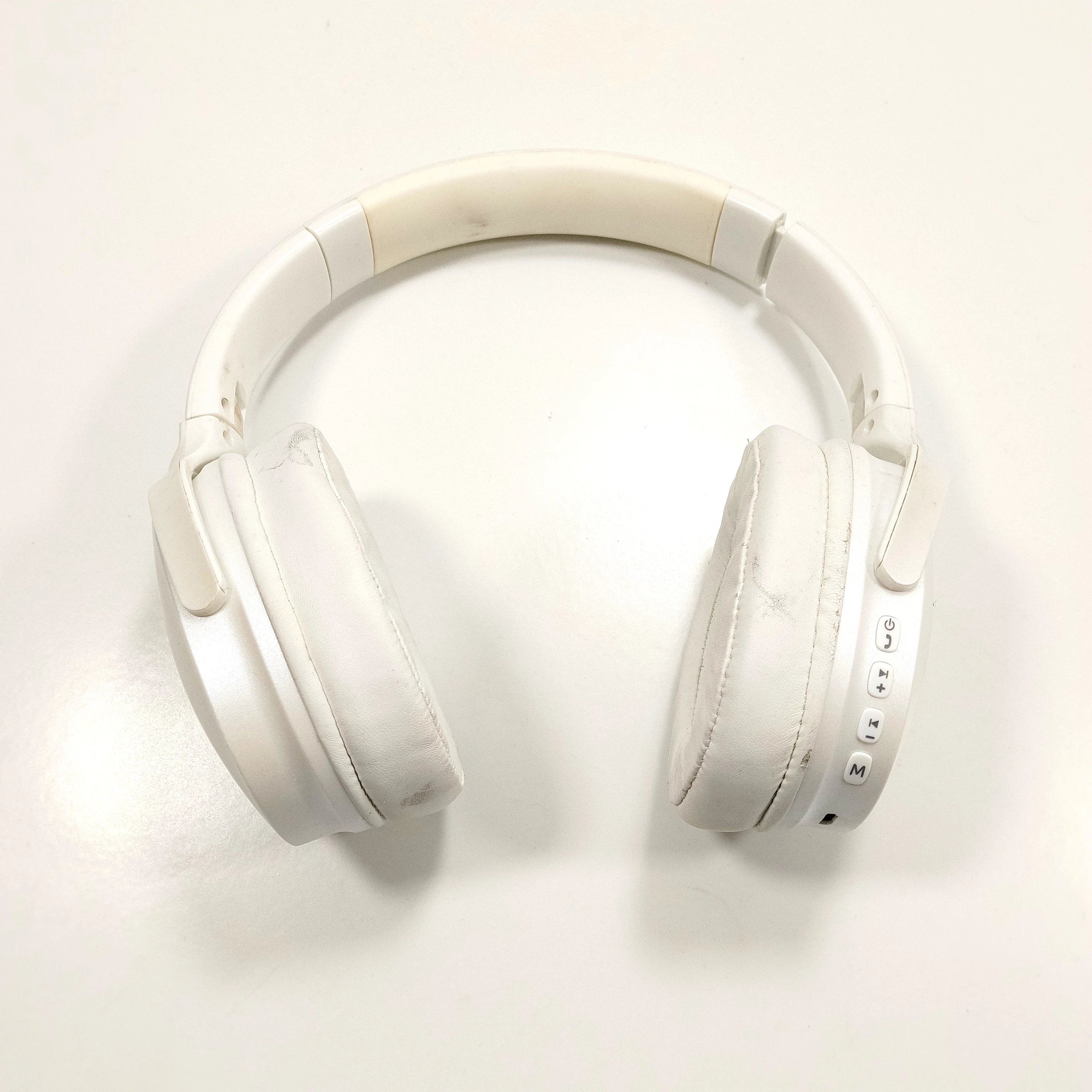 sluchawki-nauszne-q-bezprzewodowe-aleje-karola-marcinkowskiego-15-poznan