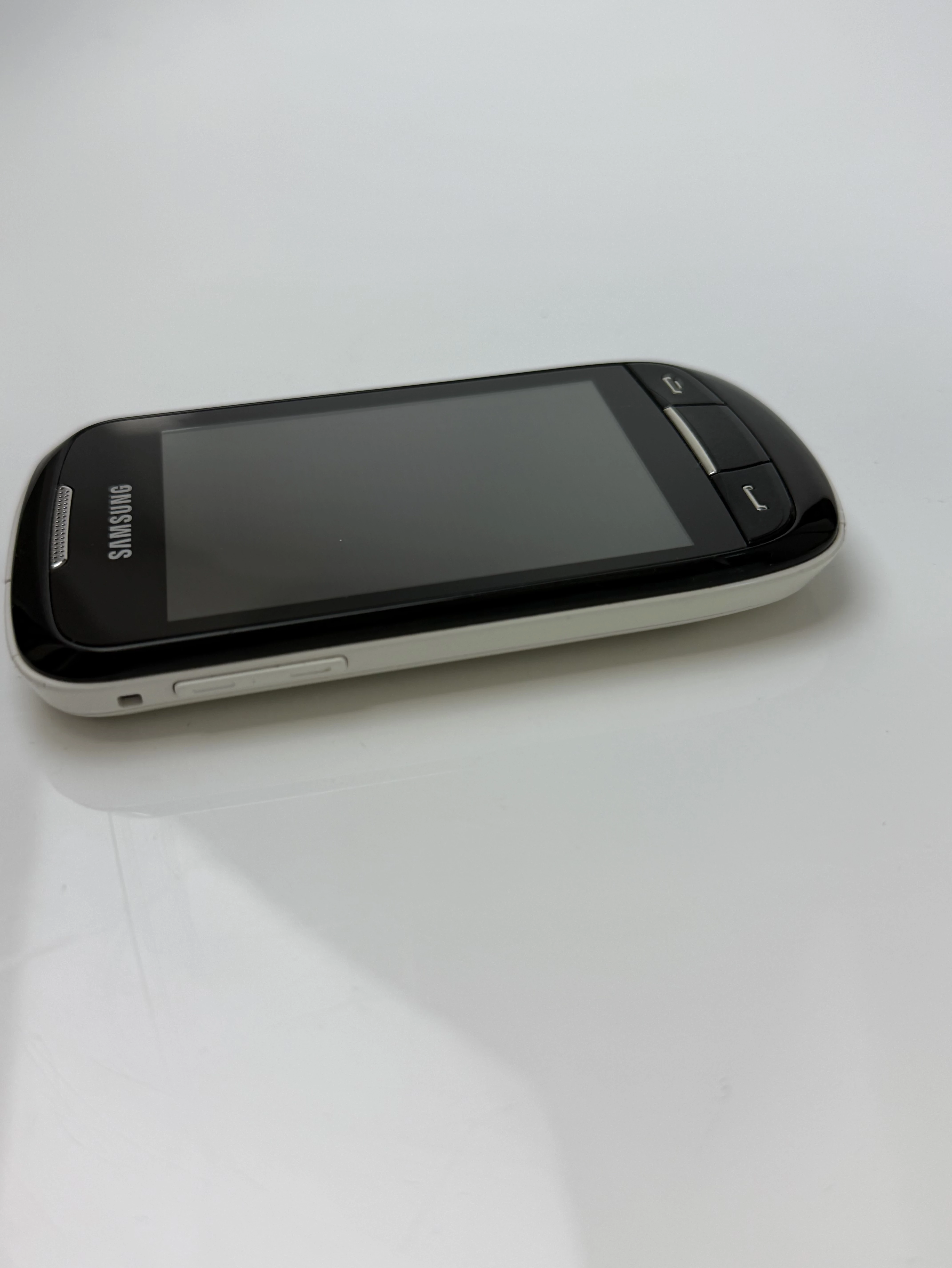 telefon-samsung-gt-s3850-typ-202685-212929