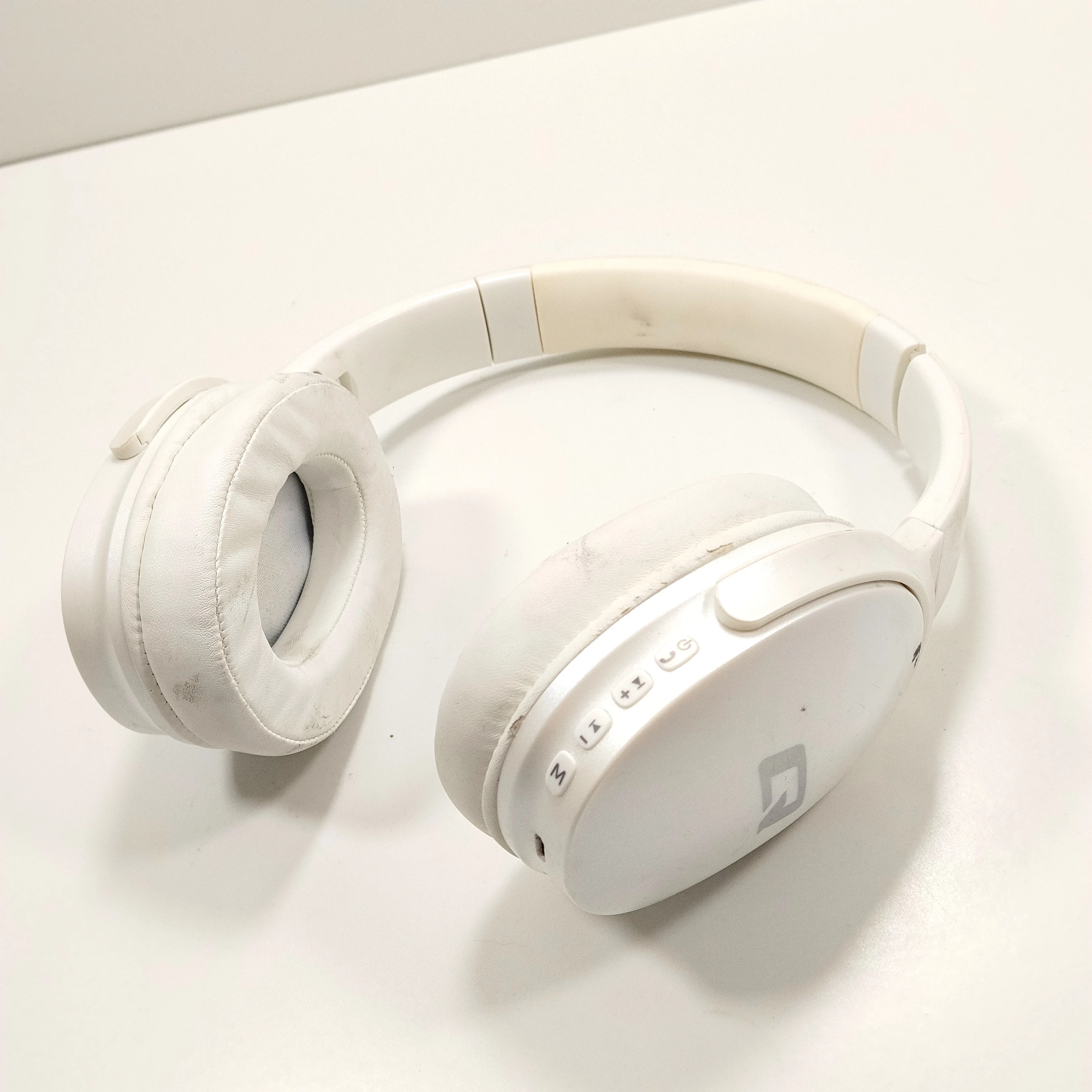 sluchawki-nauszne-q-bezprzewodowe-kolor-dominujacy-129357-3