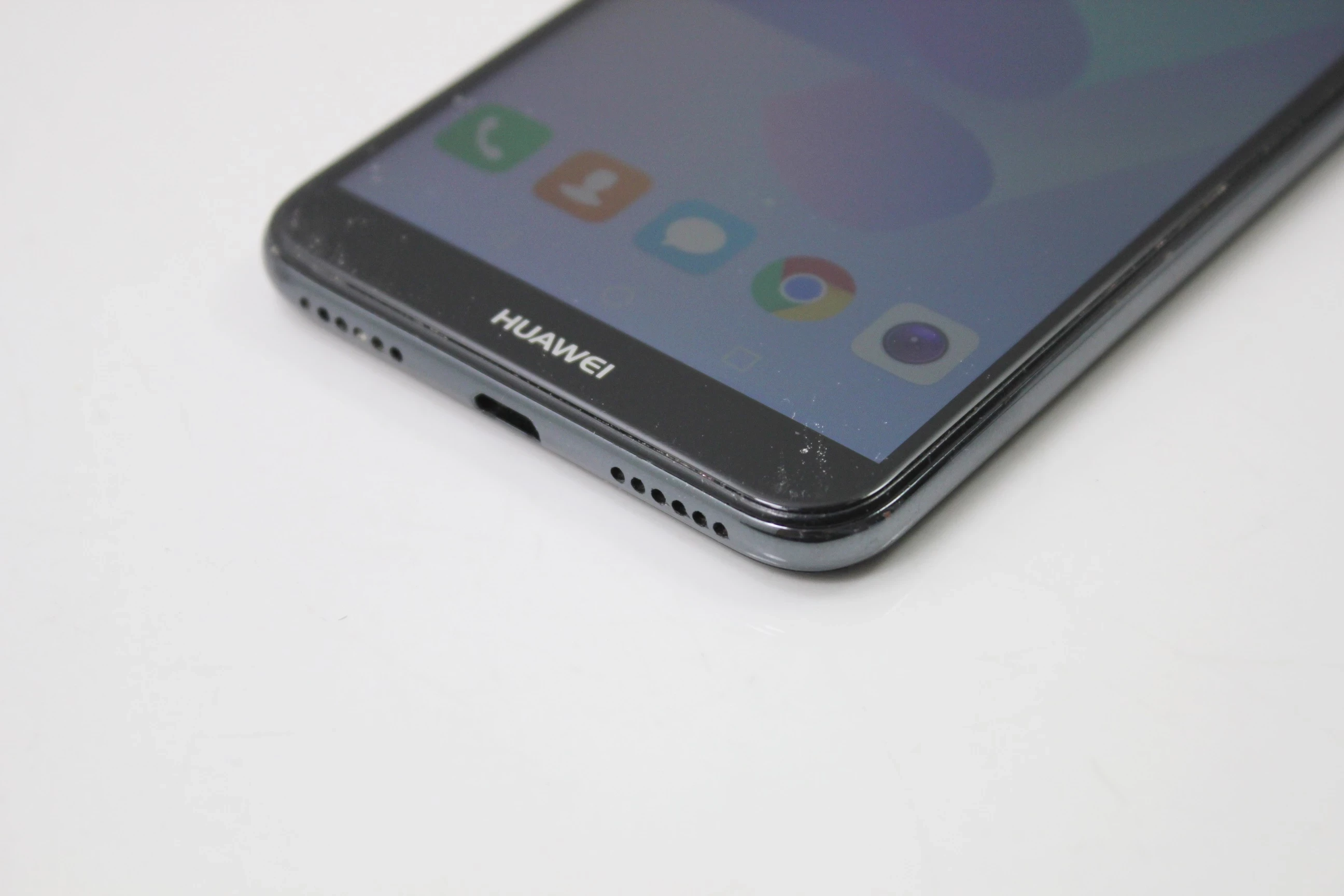 telefon-huawei-y6-2018-stan-11323-2