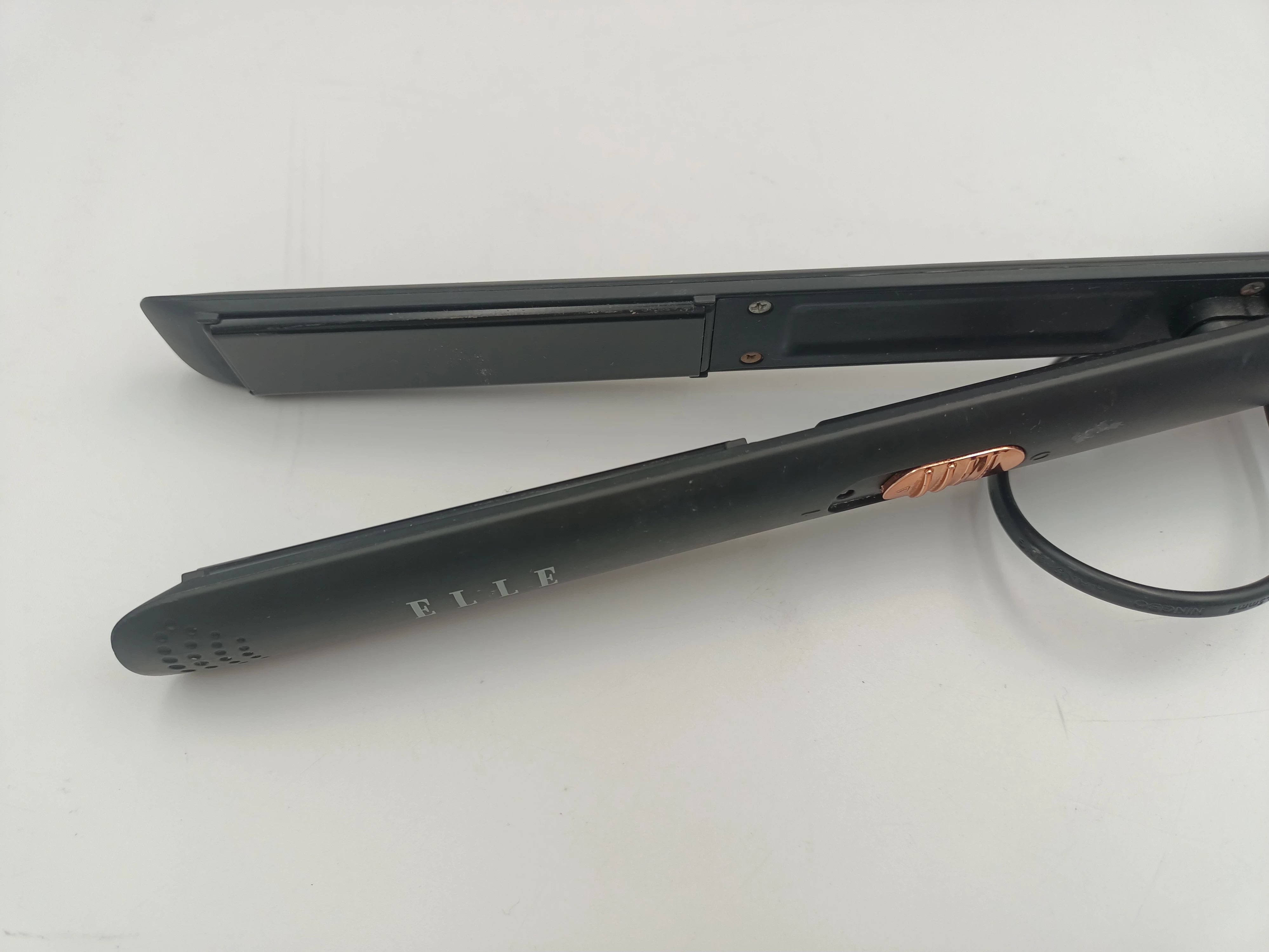 prostownica-elle-act928942717-stan-11323-2