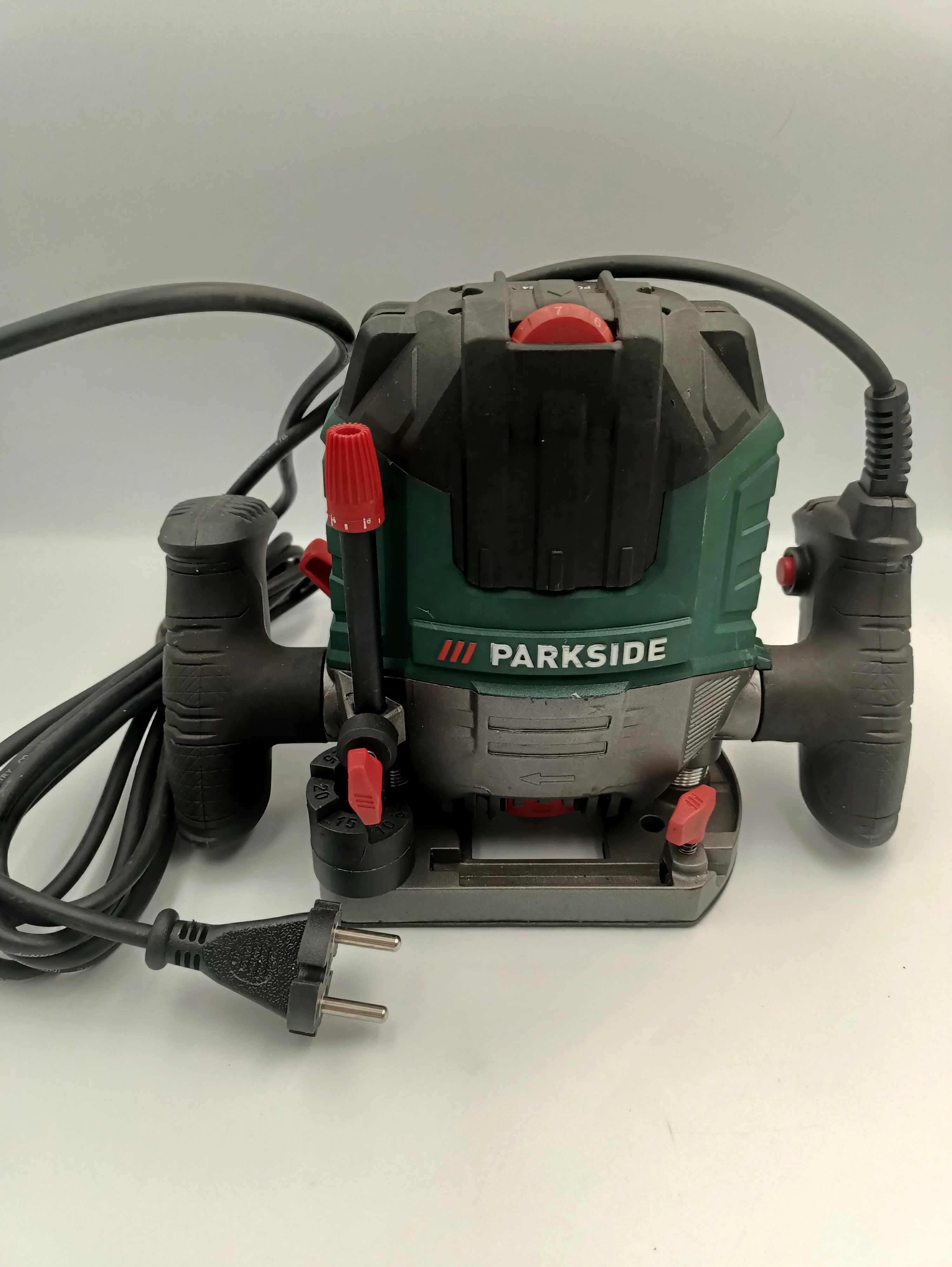 frezarka-gornowrzecionowa-parkside-pof-1200-e4-marka-248811-951182