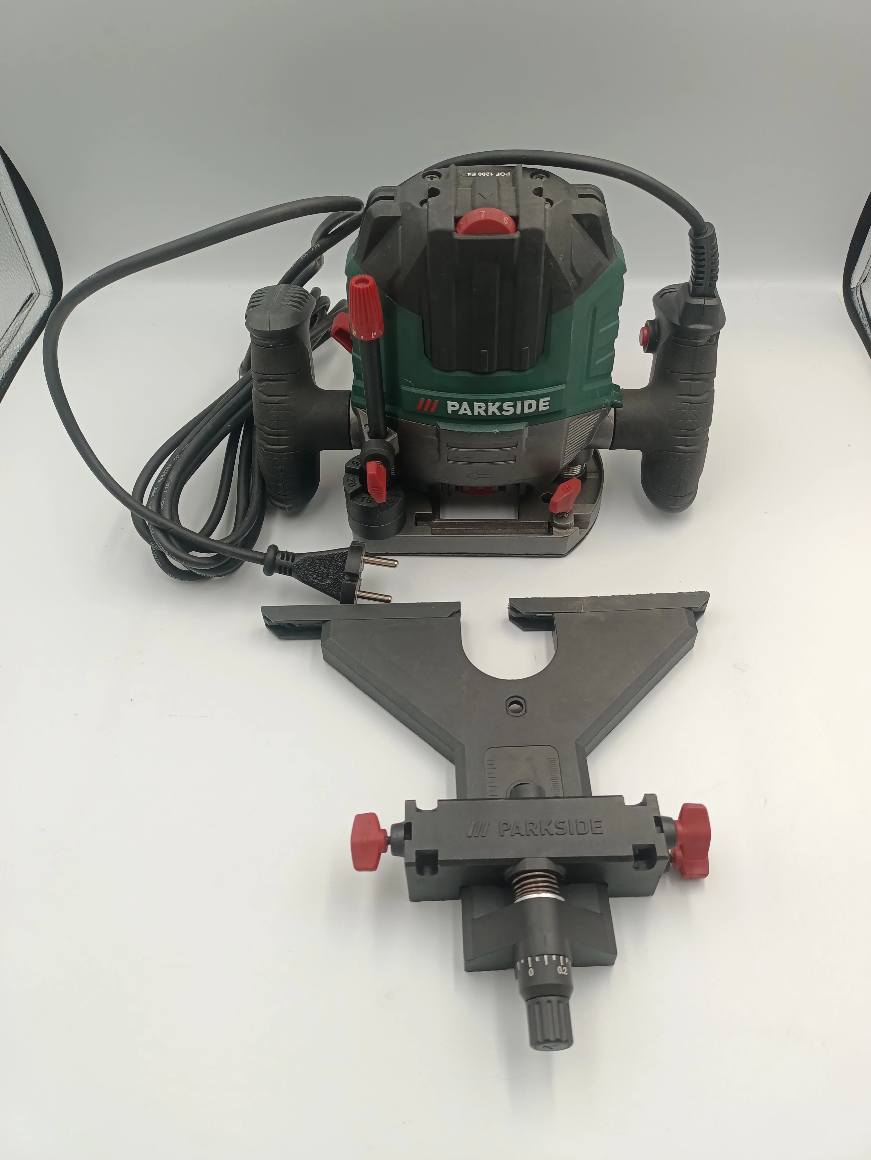 frezarka-gornowrzecionowa-parkside-pof-1200-e4-niepodleglosci-26-czechowice-milz-2