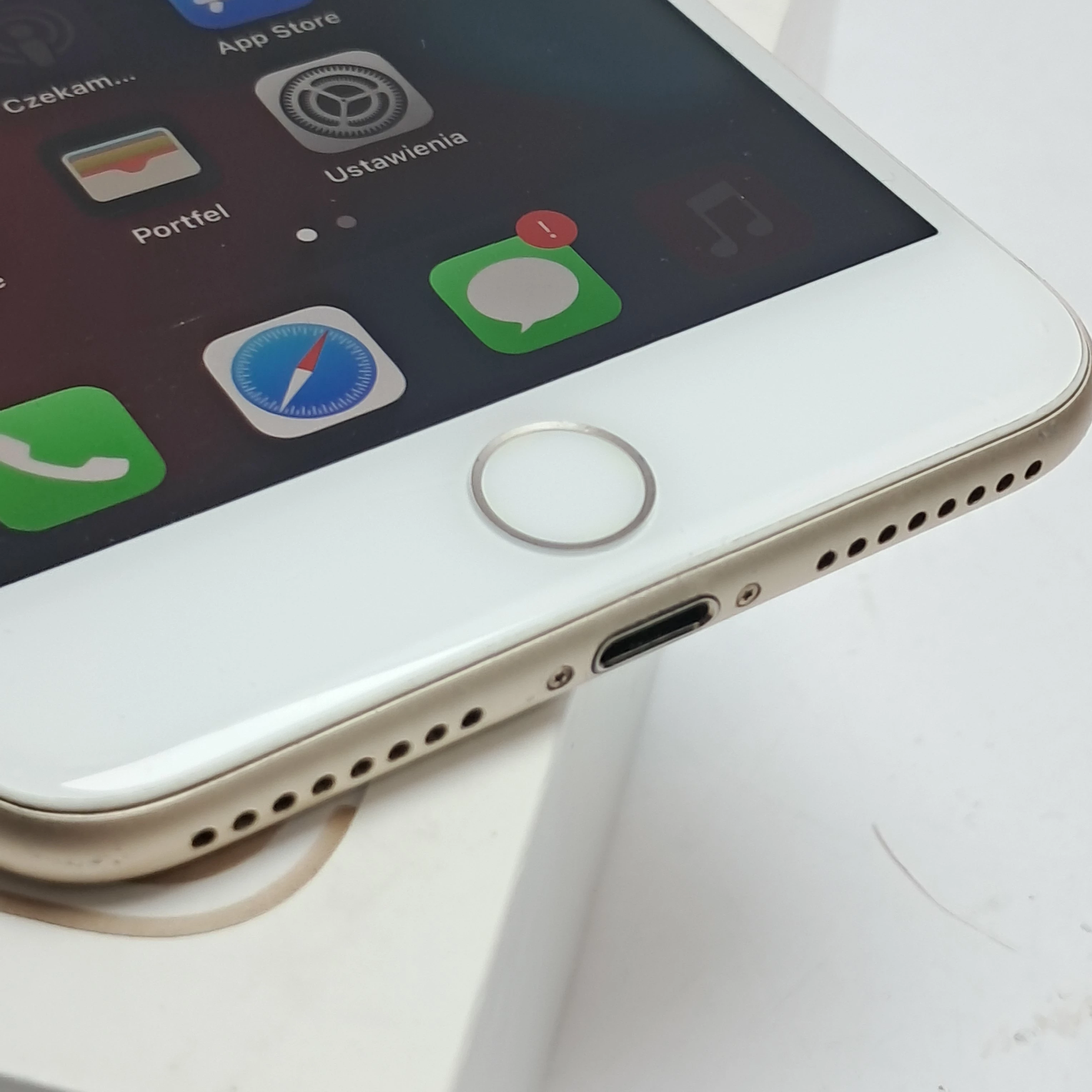 telefon-iphone-7-plus-75-ean-gtin-190198154378