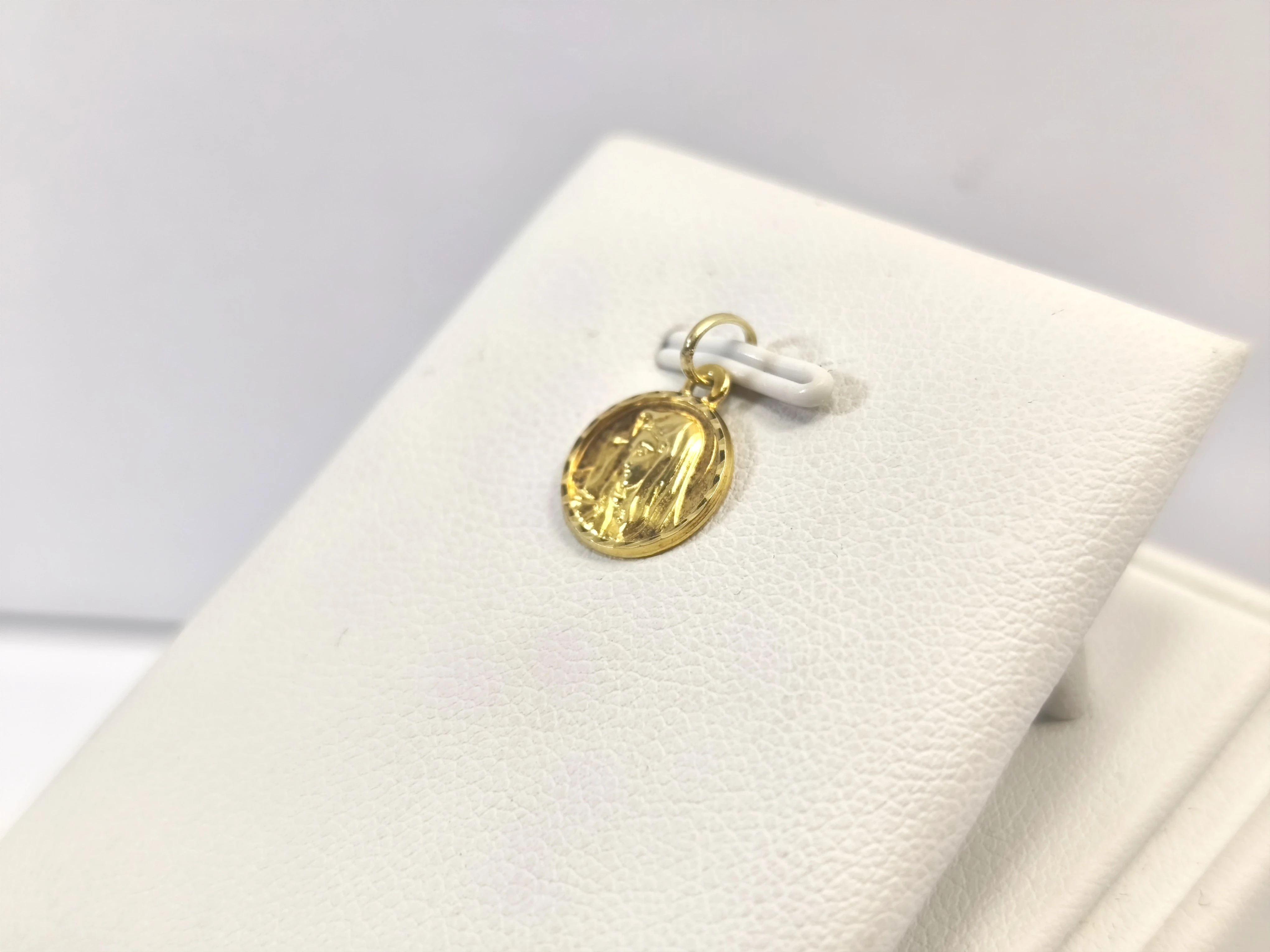 zlota-zawieszka-matka-boska-585-086g-material-15835-2