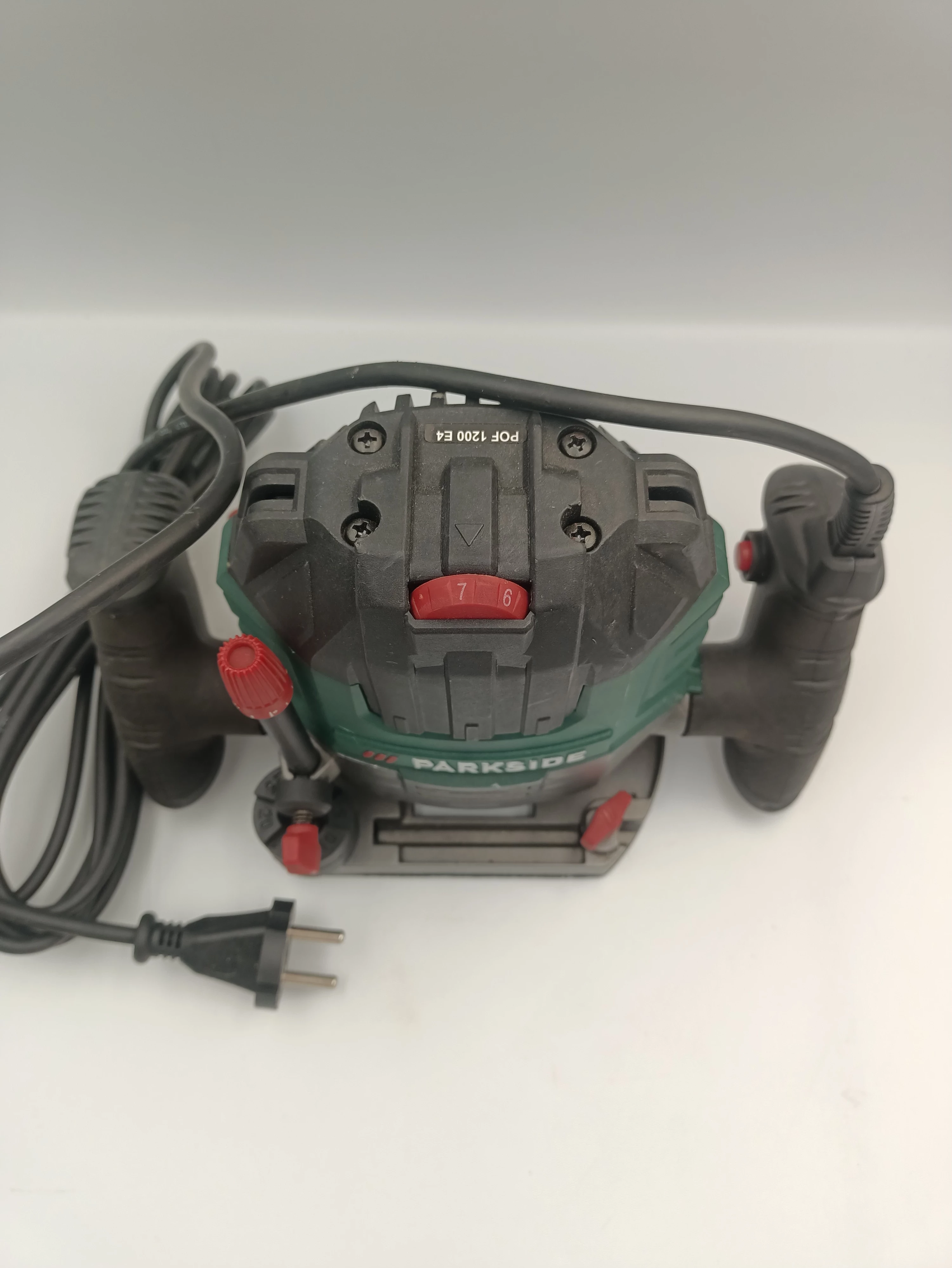 frezarka-gornowrzecionowa-parkside-pof-1200-e4-zasilanie-209202-238306