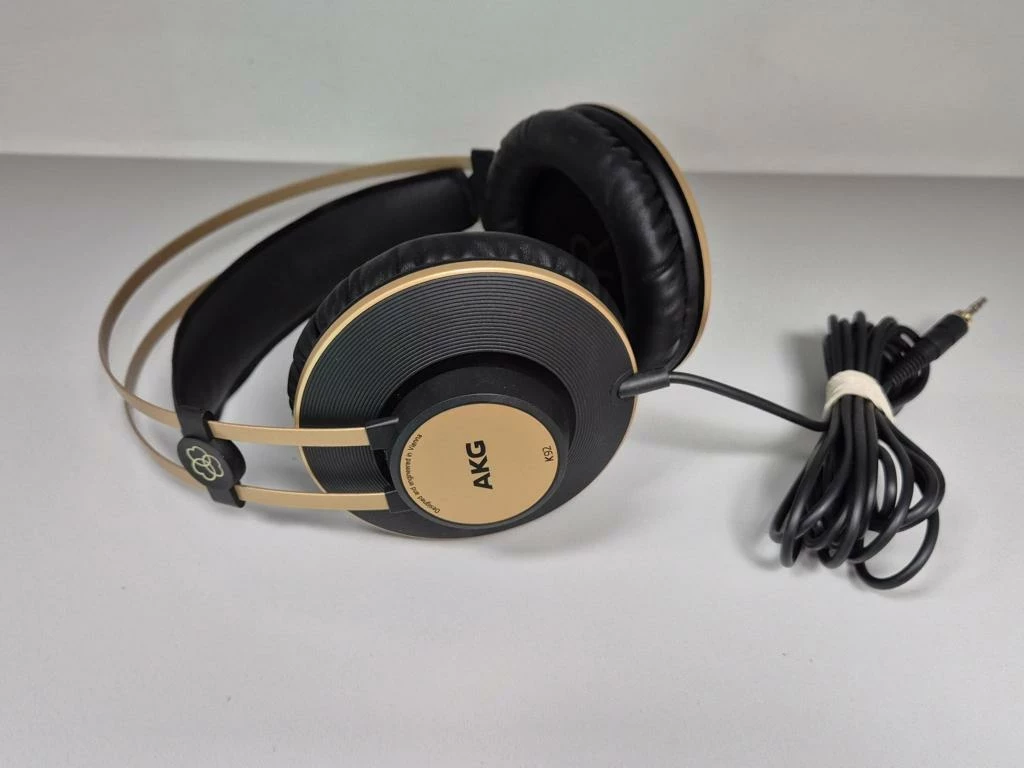 sluchawki-akg-k92-ean-gtin-9002761038798