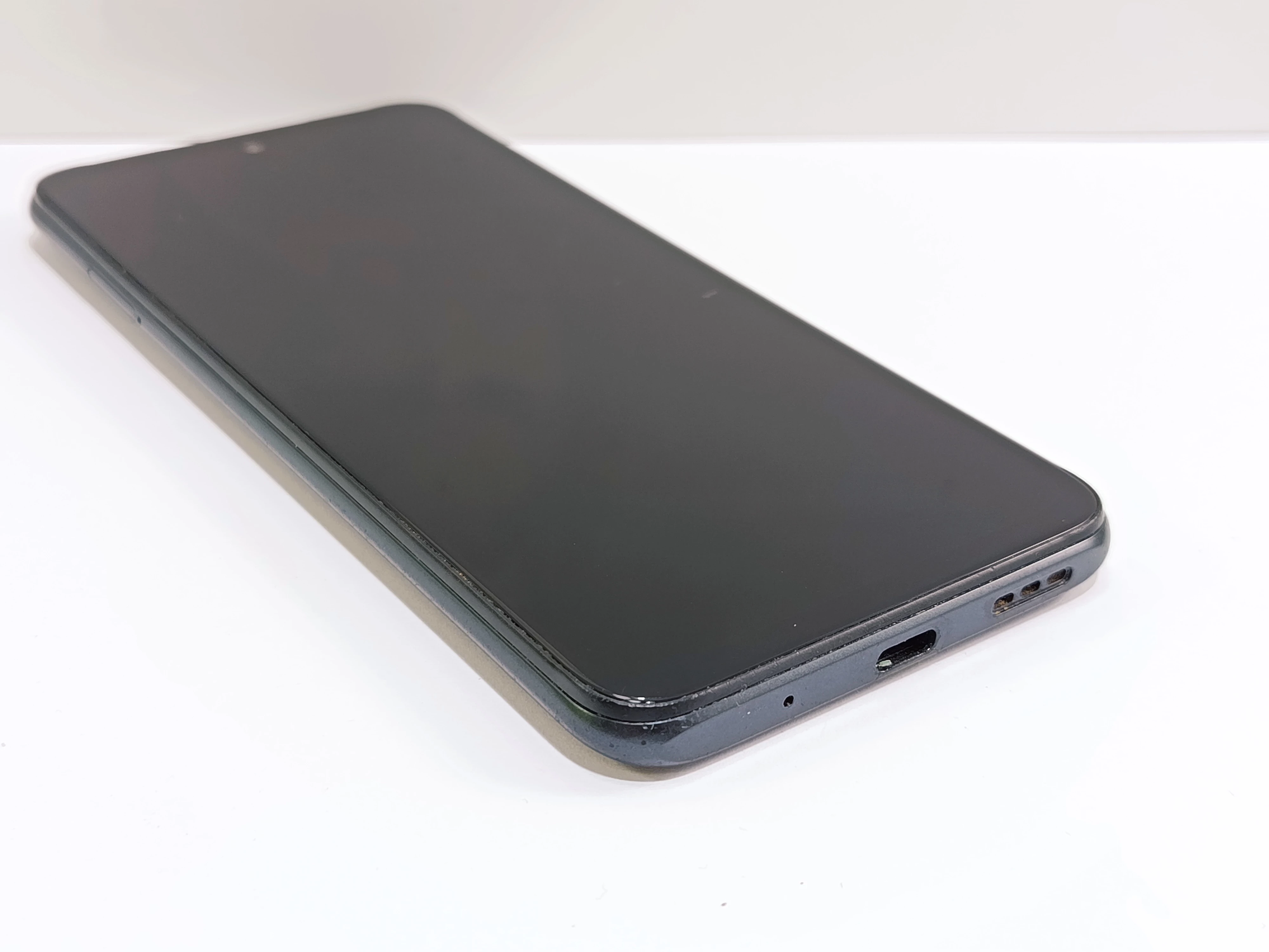 telefon-xiaomi-redmi-note-10-464-gb-stan-11323-2