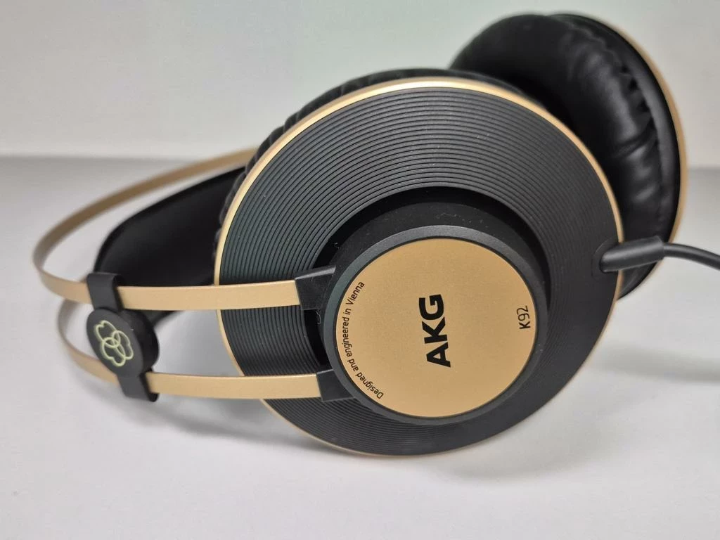 sluchawki-akg-k92-stan-11323-2